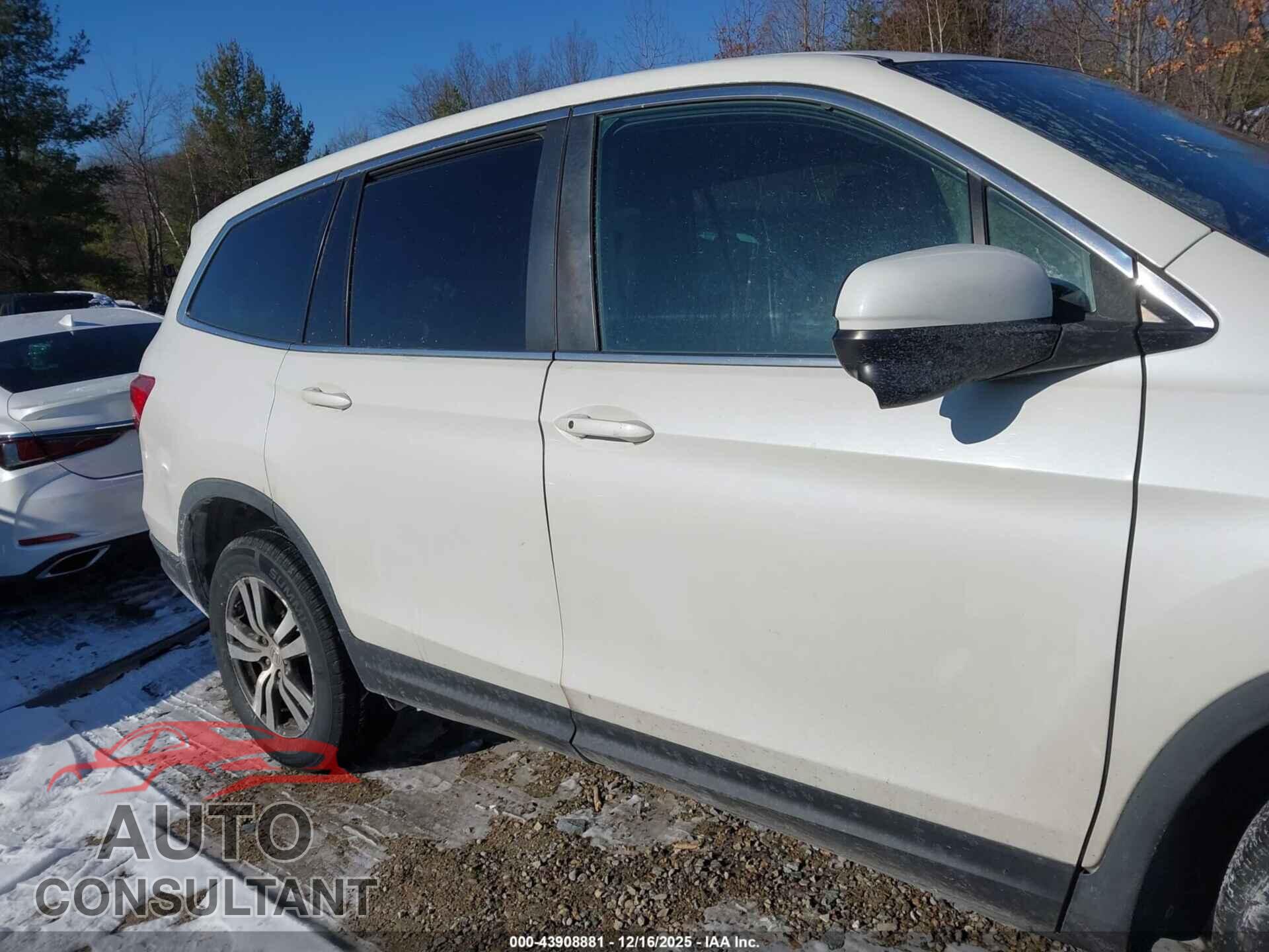HONDA PILOT 2017 - 5FNYF6H30HB066063