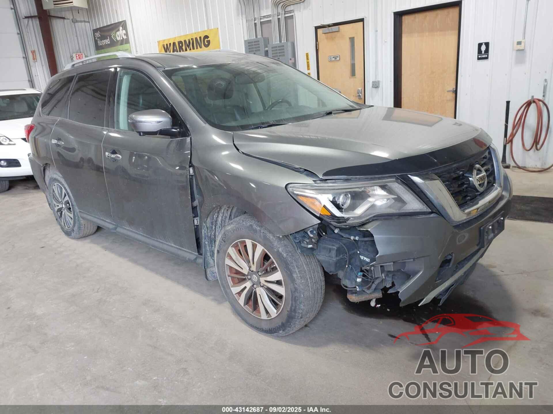 NISSAN PATHFINDER 2017 - 5N1DR2MM4HC642324