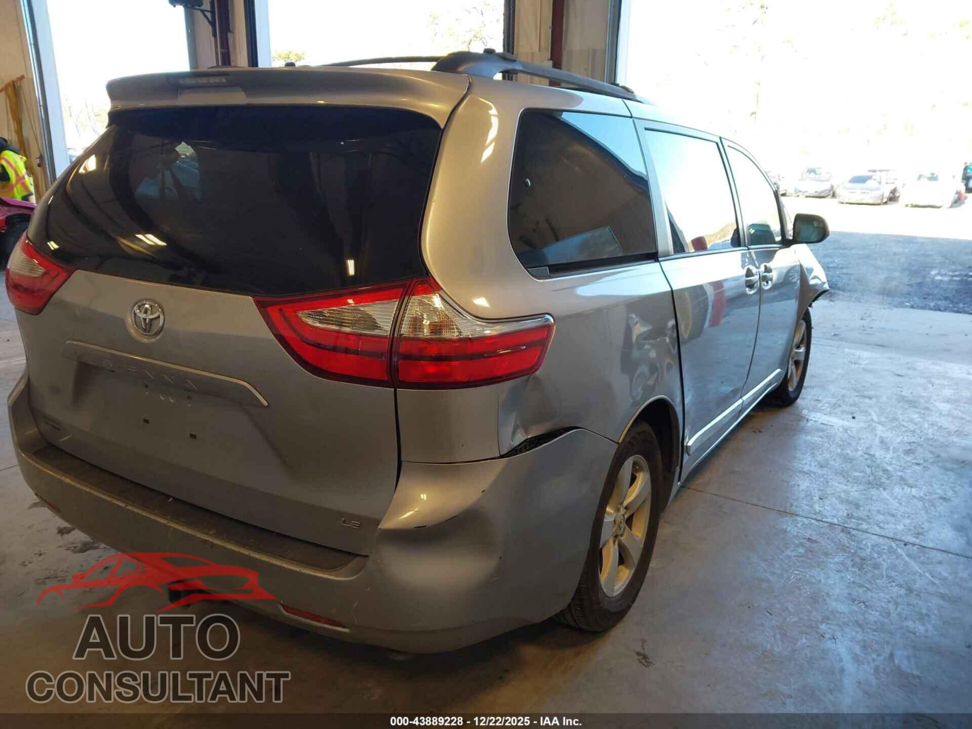 TOYOTA SIENNA 2017 - 5TDKZ3DC0HS856427