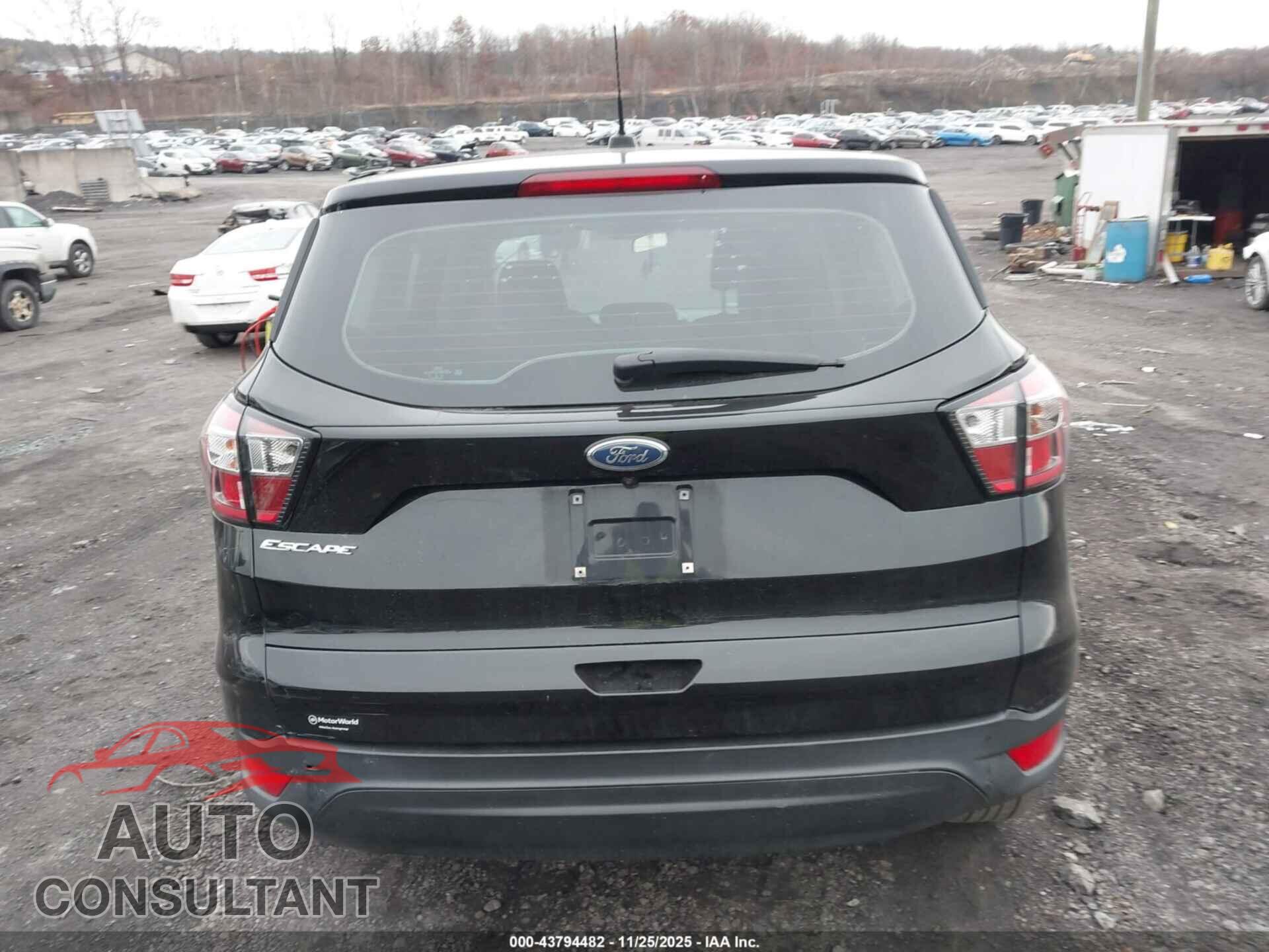 FORD ESCAPE 2017 - 1FMCU0F79HUD63225