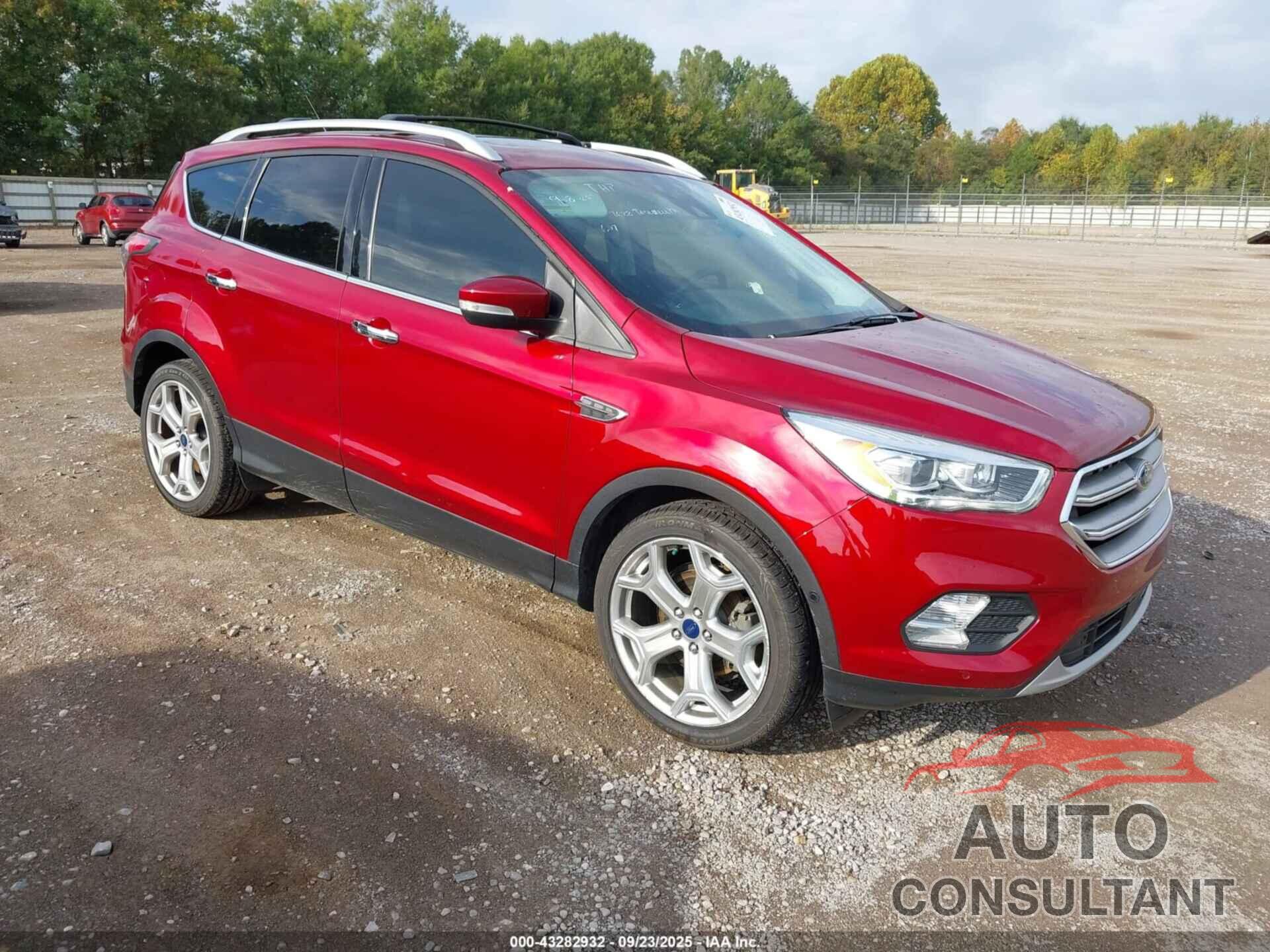FORD ESCAPE 2017 - 1FMCU0JD4HUA75951