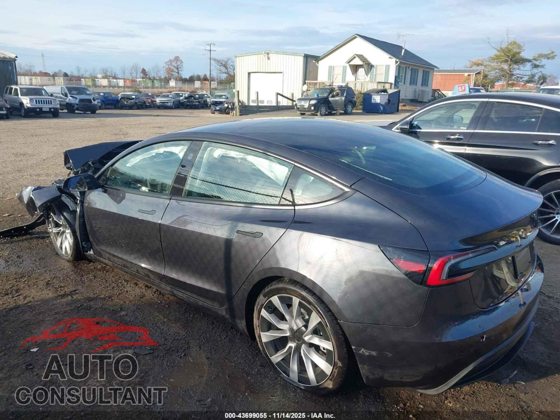 TESLA MODEL 3 2024 - 5YJ3E1EB5RF827408