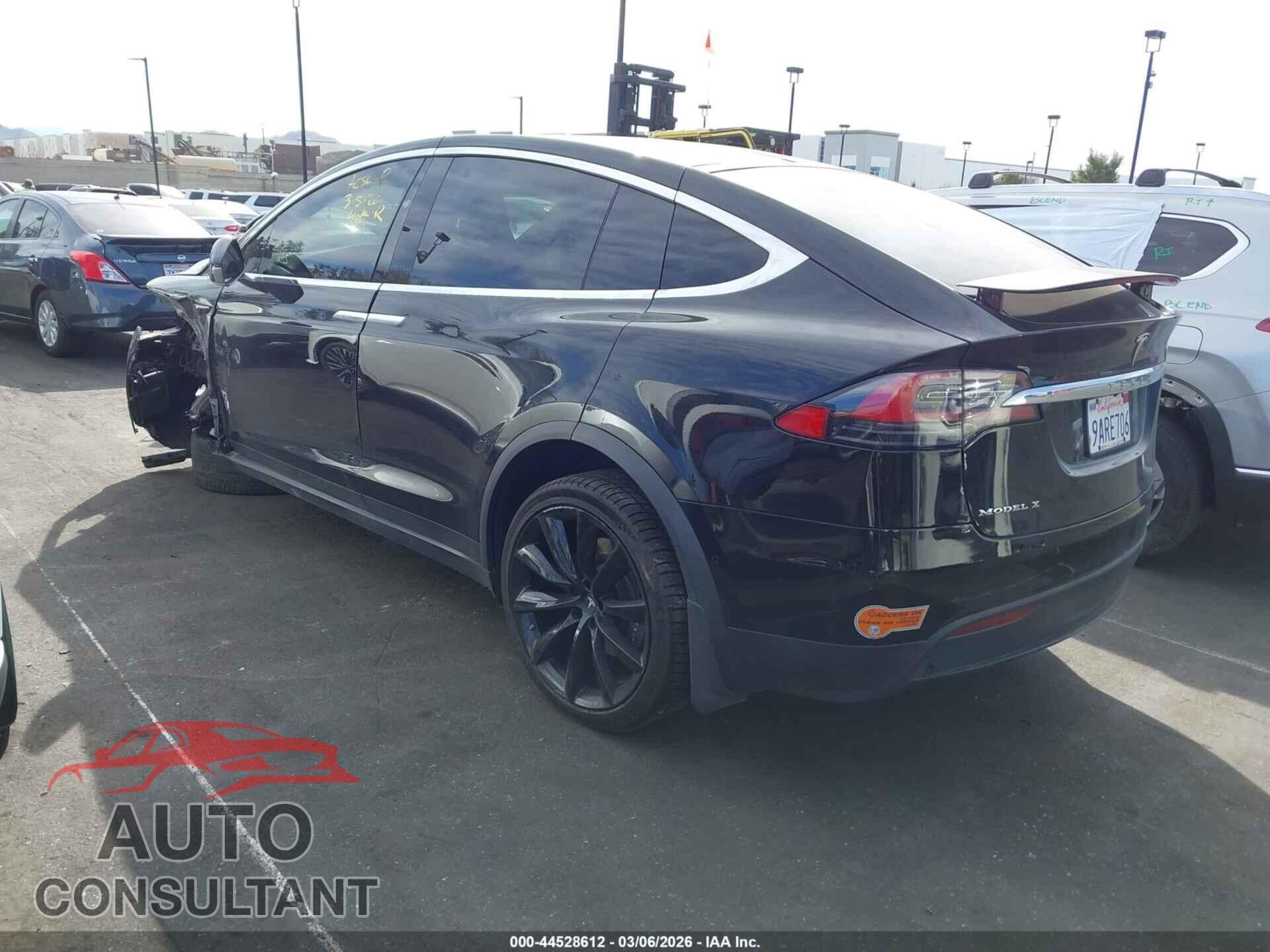 TESLA MODEL X 2018 - 5YJXCAE24JF126967