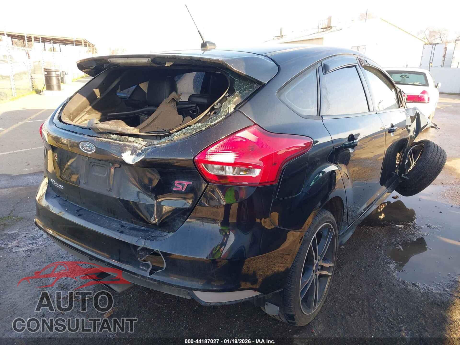 FORD FOCUS ST 2017 - 1FADP3L94HL304084