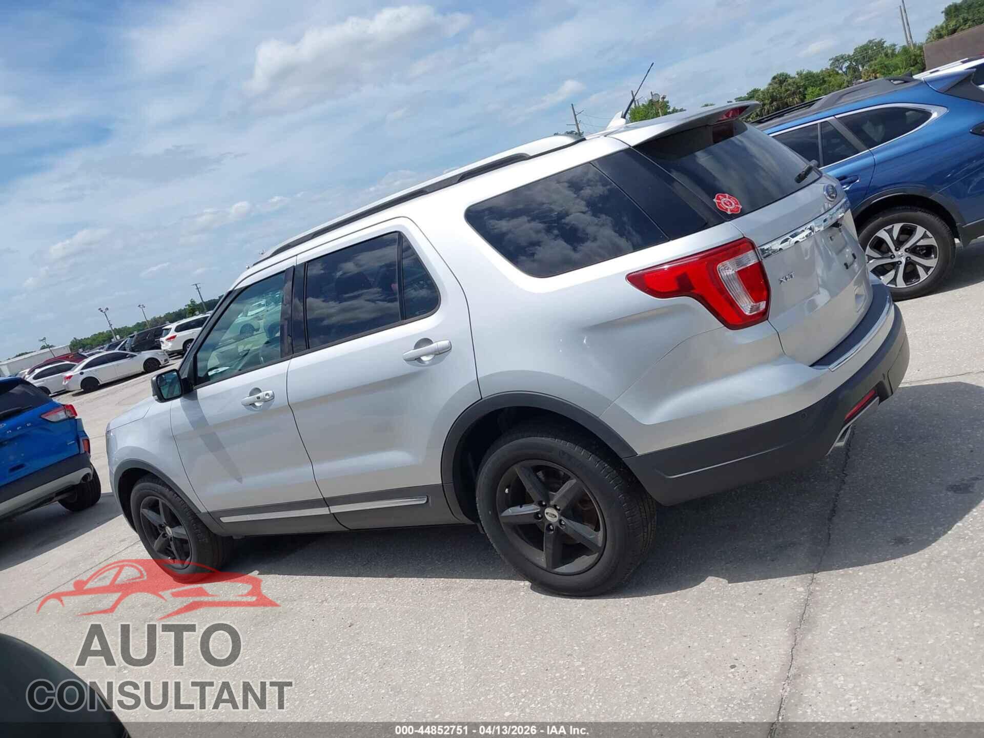 FORD EXPLORER 2018 - 1FM5K7D88JGB27382