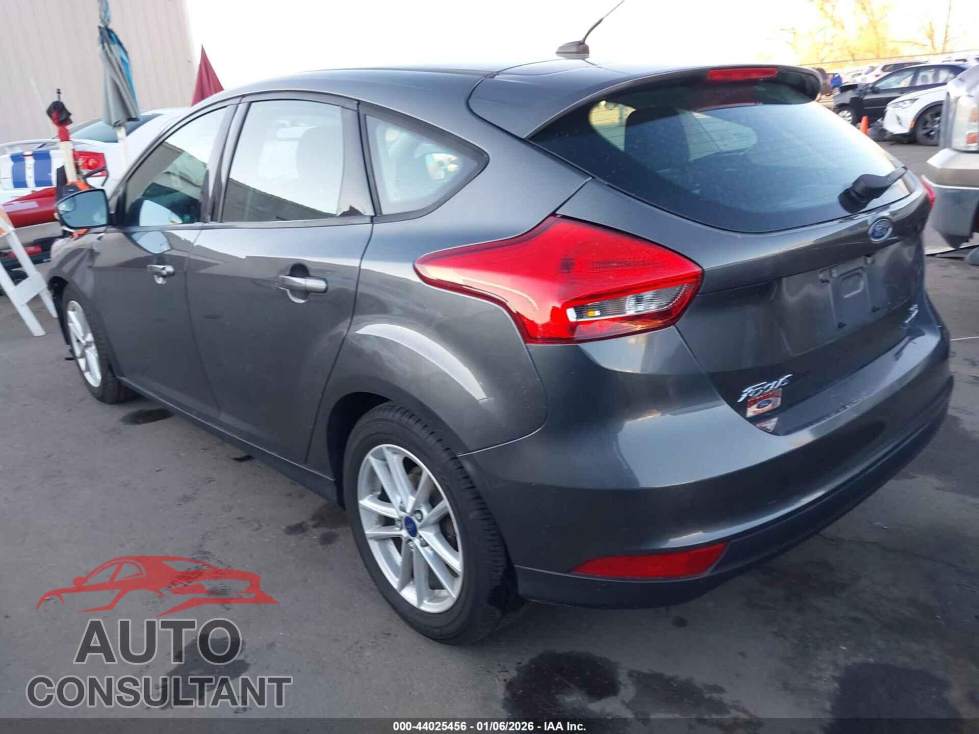FORD FOCUS 2015 - 1FADP3K20FL385456