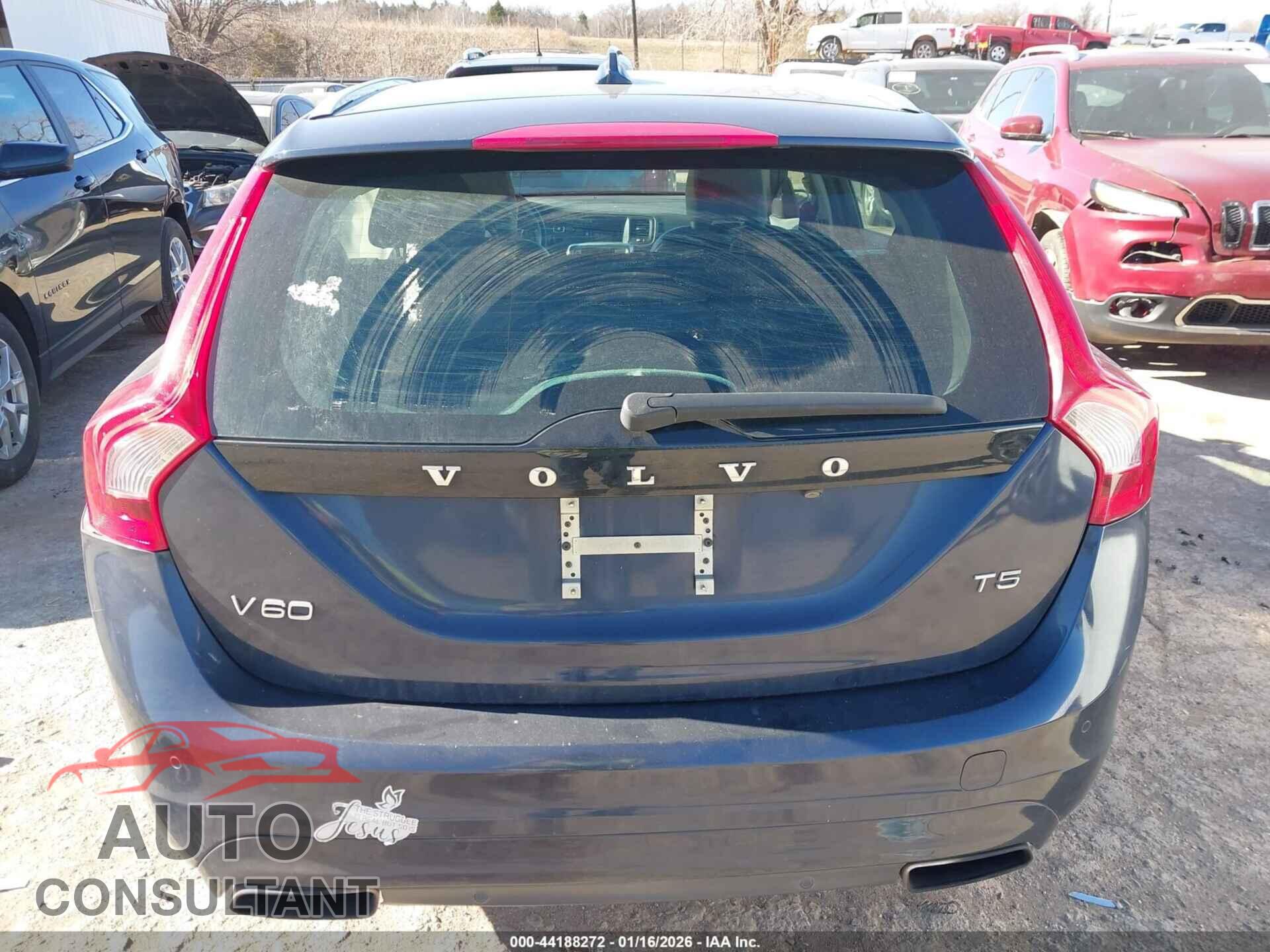 VOLVO V60 2015 - YV140MEK3F1265169