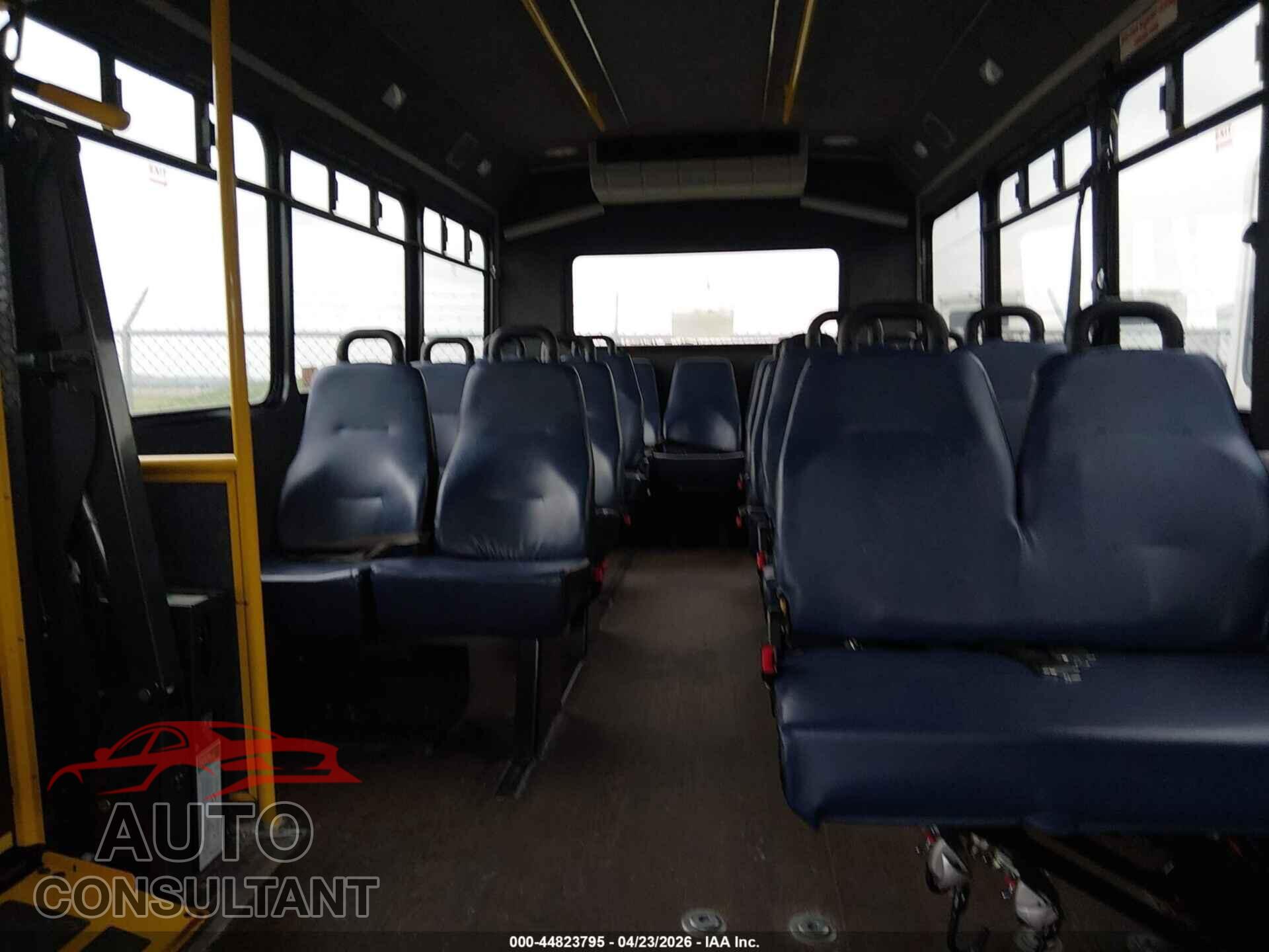 FORD E-450 CUTAWAY 2017 - 1FDFE4FS5HDC78811