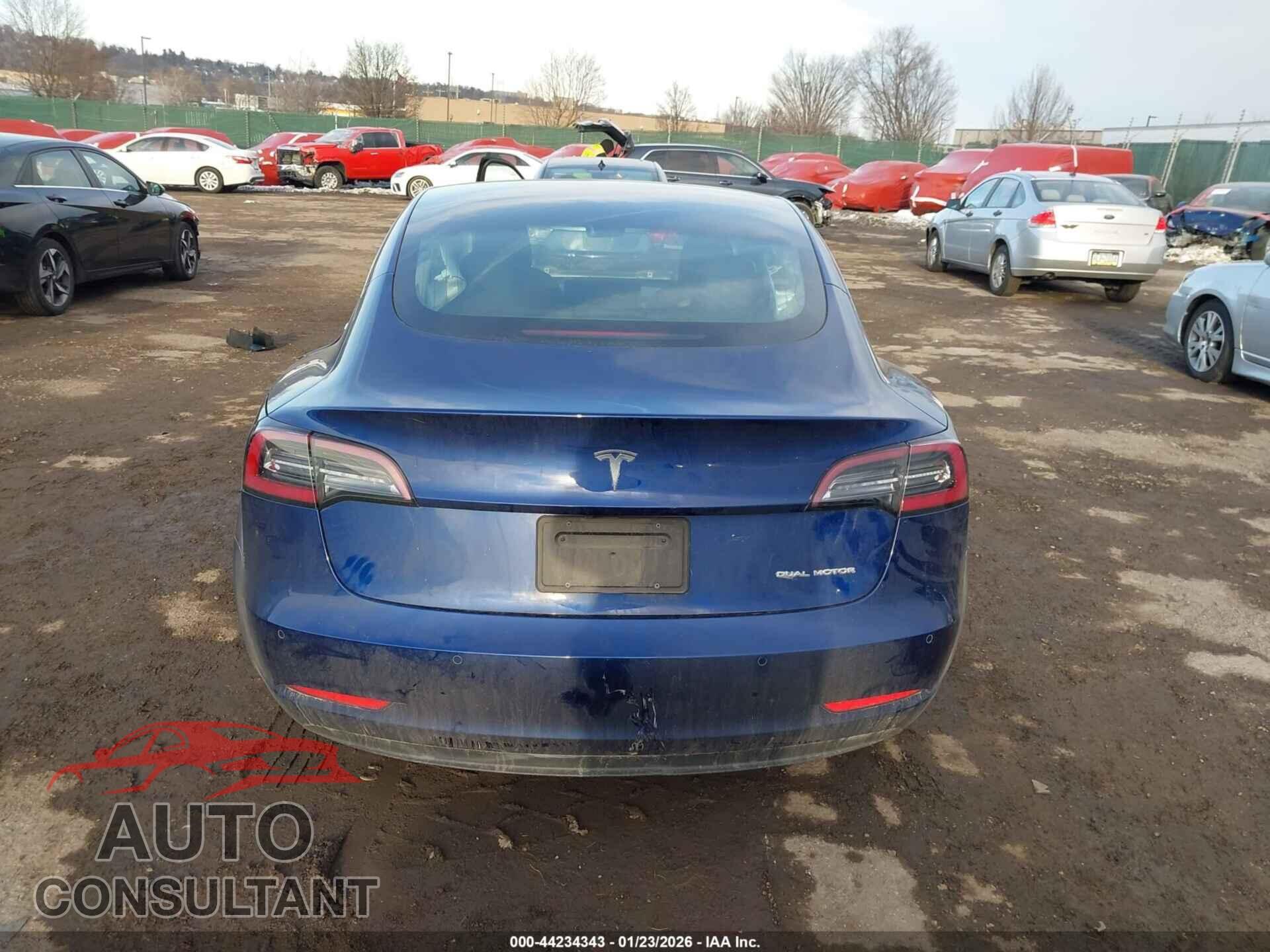 TESLA MODEL 3 2020 - 5YJ3E1EB8LF617408