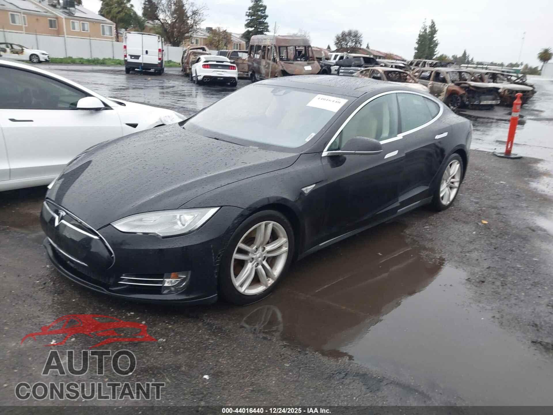 TESLA MODEL S 2015 - 5YJSA1S2XFF097437