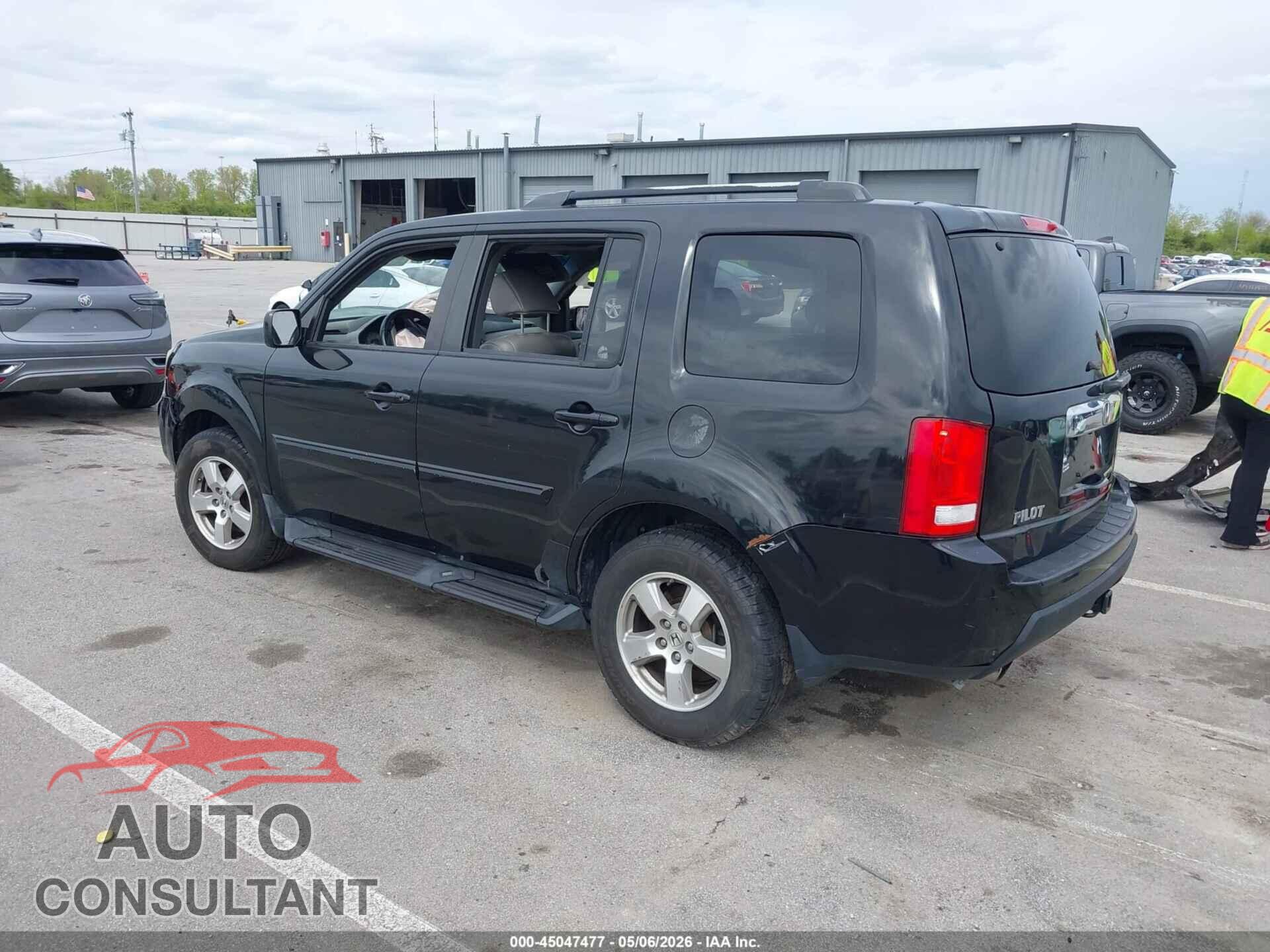 HONDA PILOT 2011 - 5FNYF3H50BB039940
