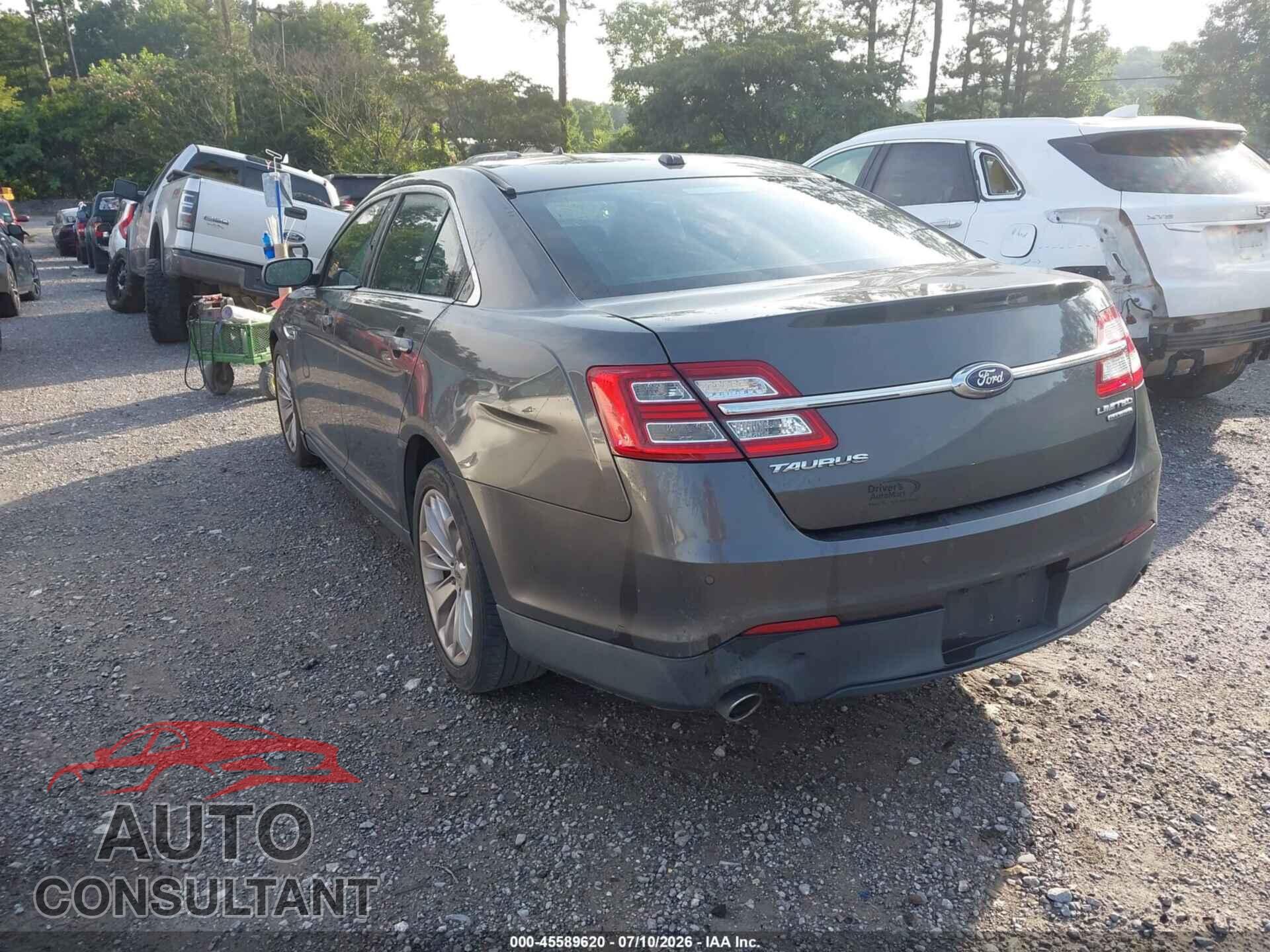 FORD TAURUS 2017 - 1FAHP2F82HG104036