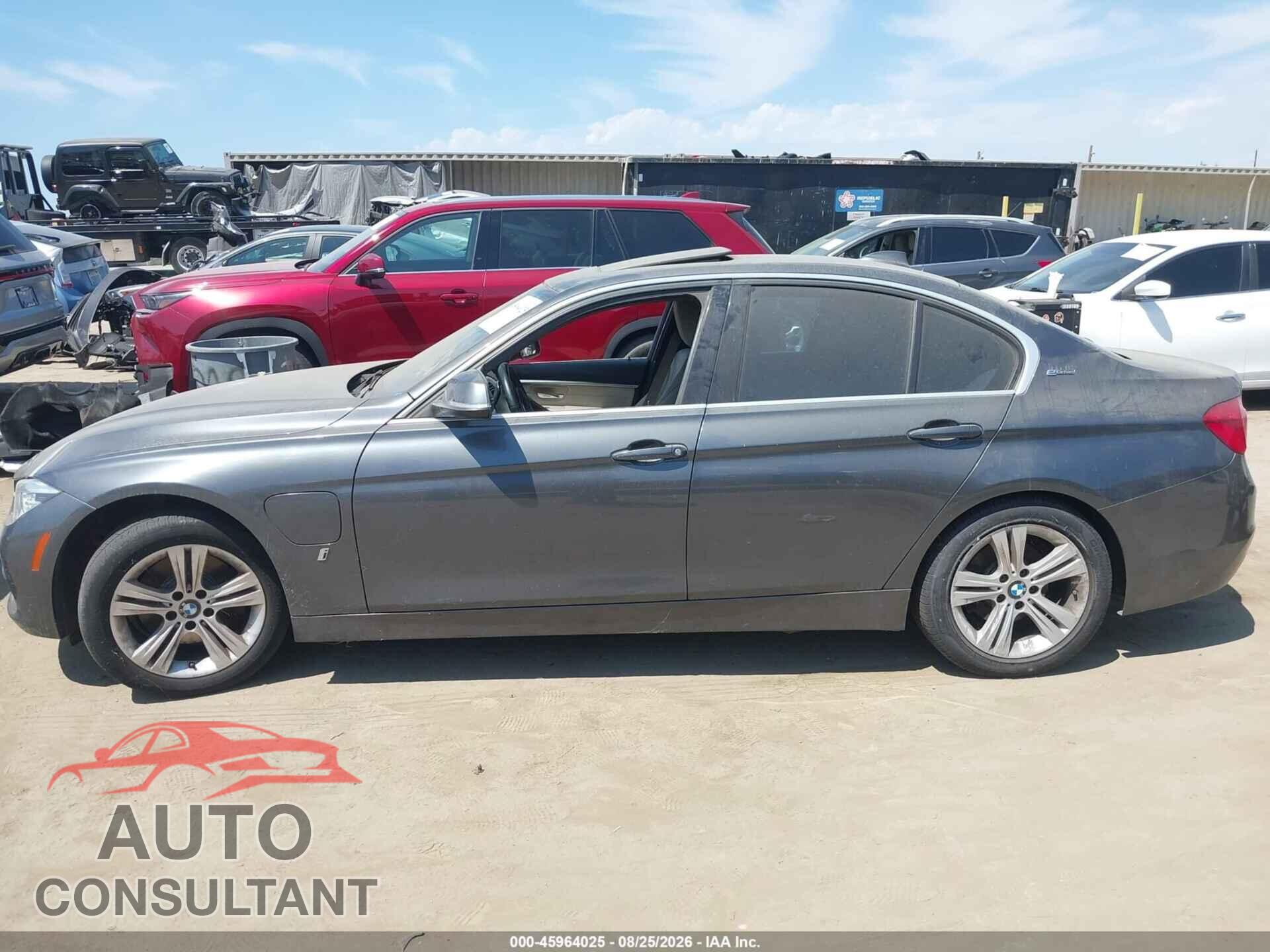 BMW 330E 2017 - WBA8E1C37HA156586