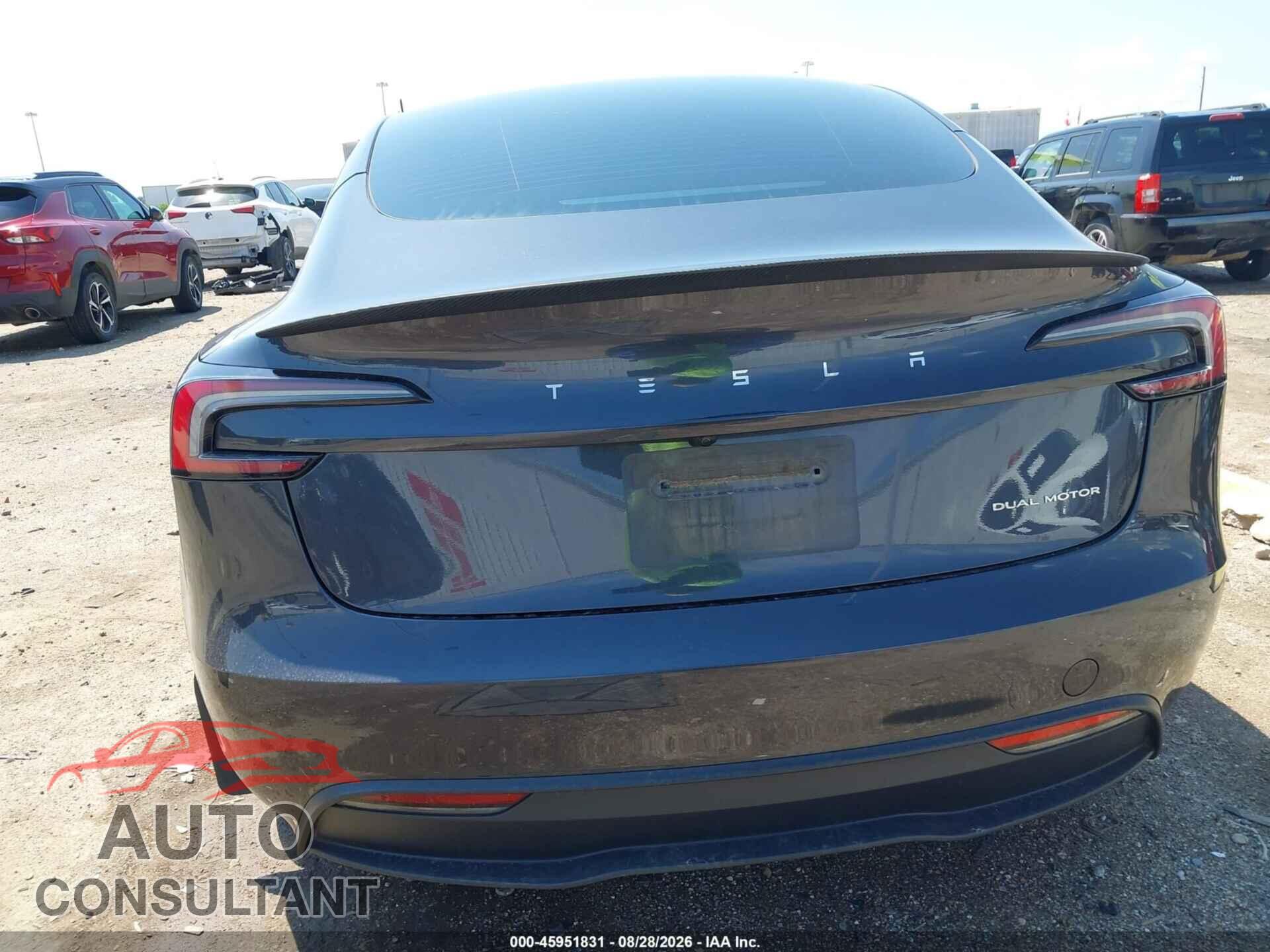 TESLA MODEL 3 2024 - 5YJ3E1EB3RF827911