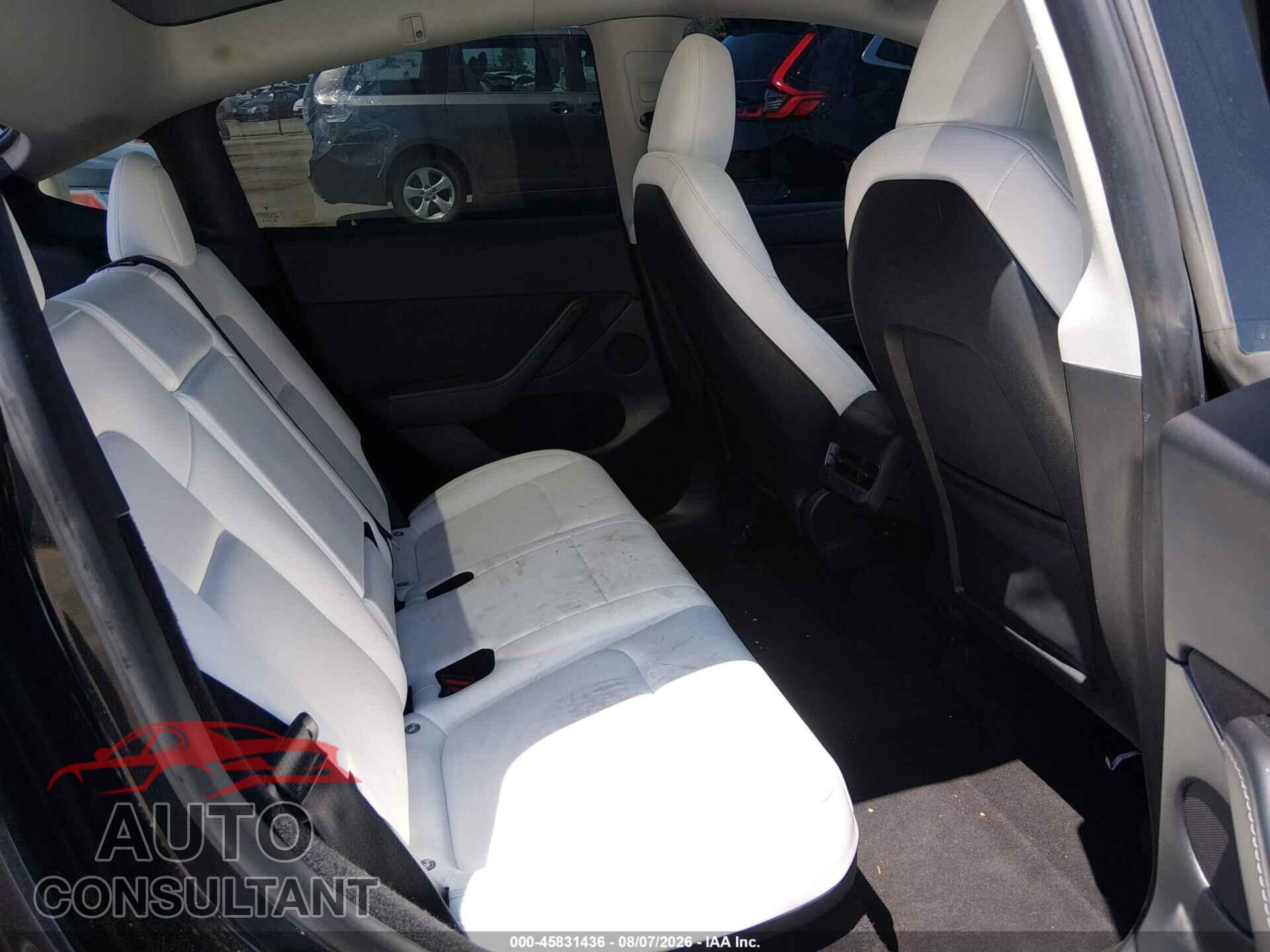TESLA MODEL Y 2023 - 7SAYGDEF6PF714457