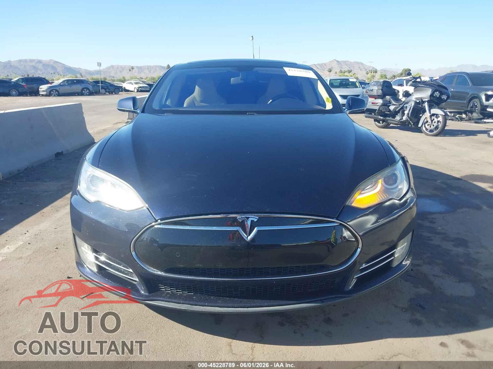 TESLA MODEL S 2013 - 5YJSA1DN3DFP20935