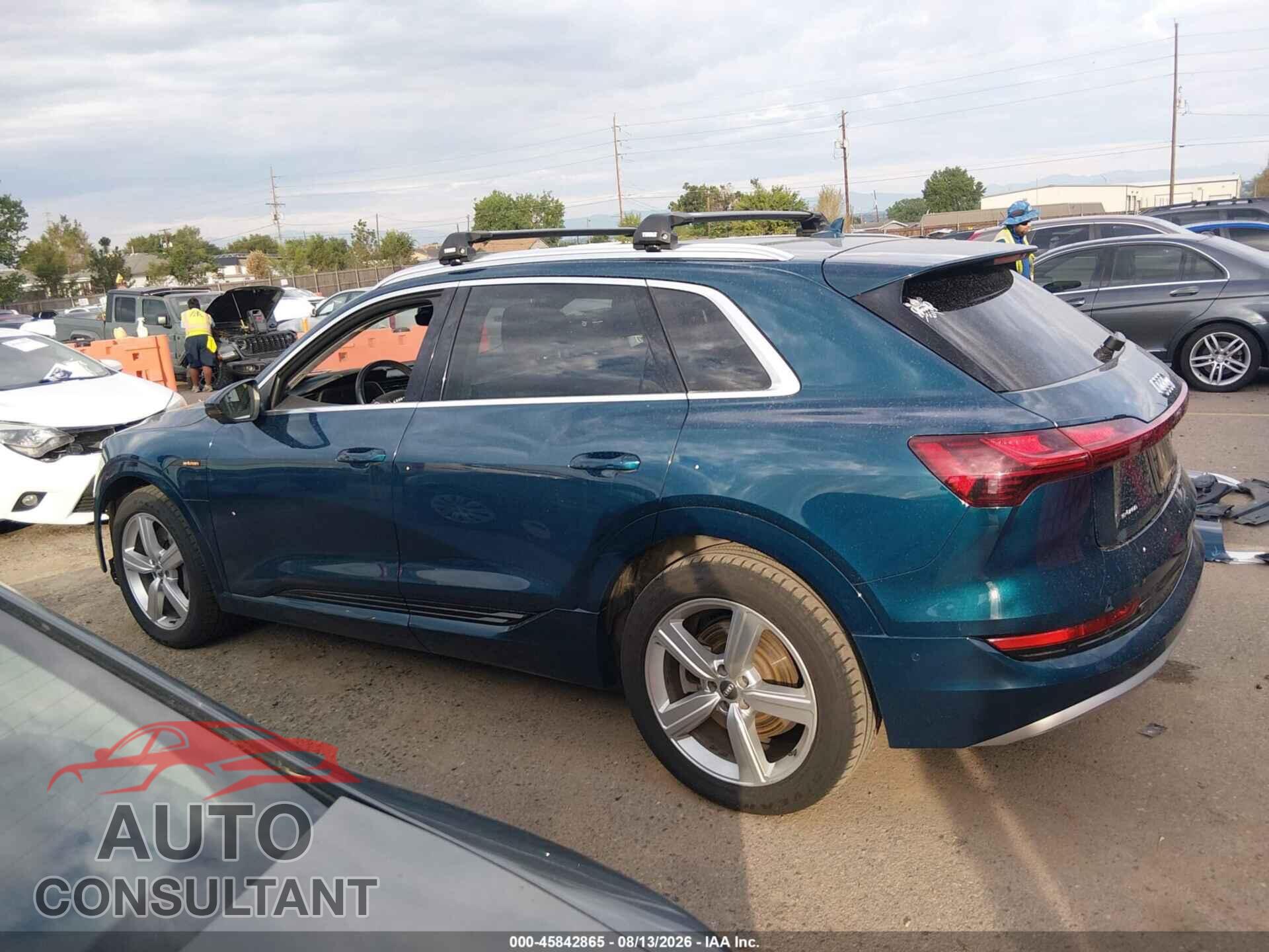 AUDI E-TRON 2019 - WA1VAAGE1KB019975