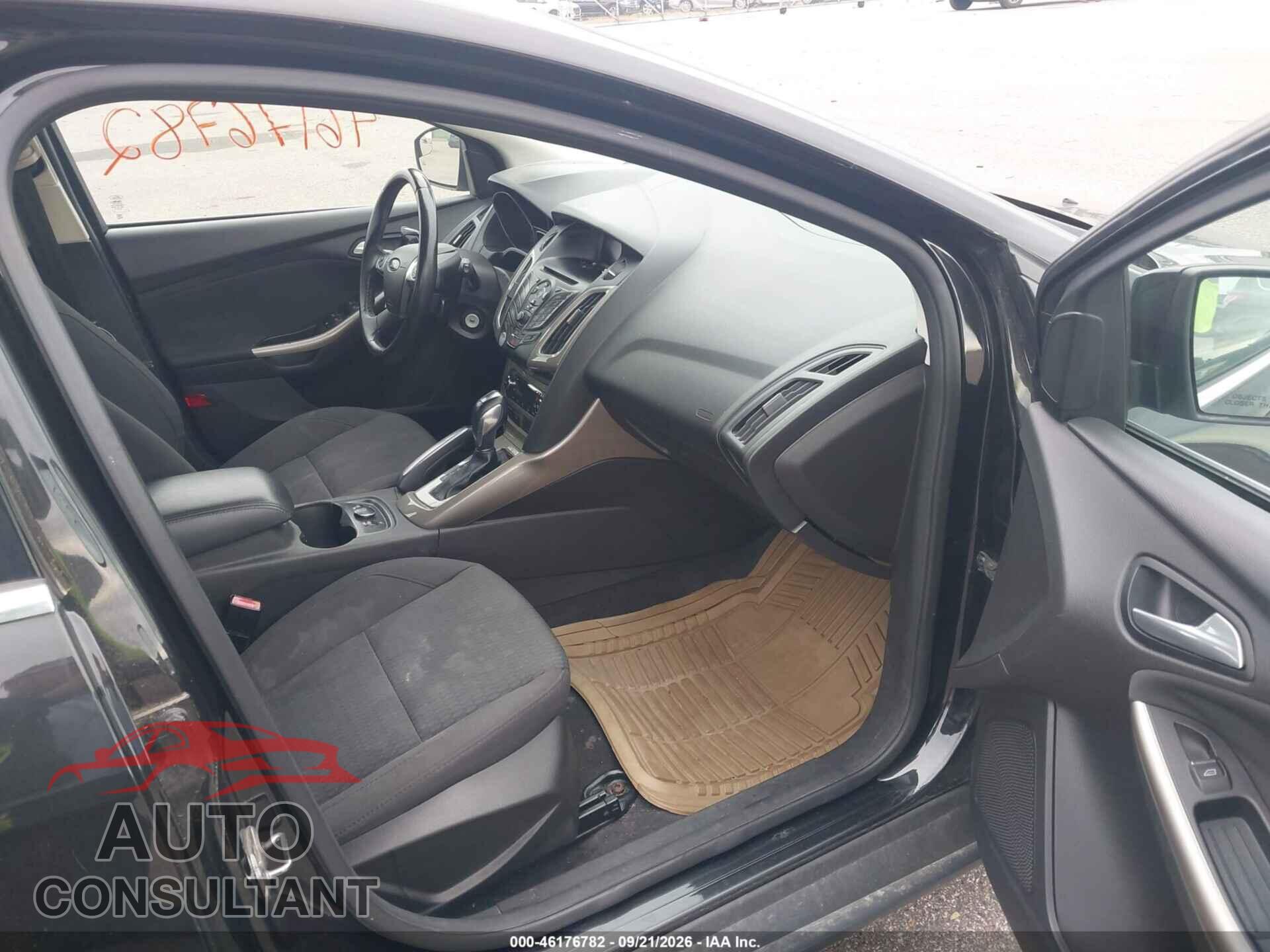 FORD FOCUS 2012 - 1FAHP3M27CL451401