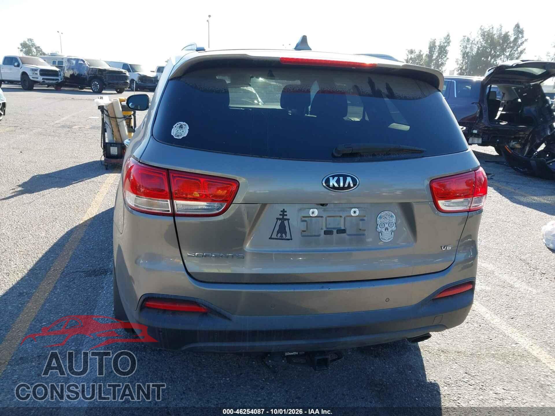 KIA SORENTO 2017 - 5XYPGDA55HG232661