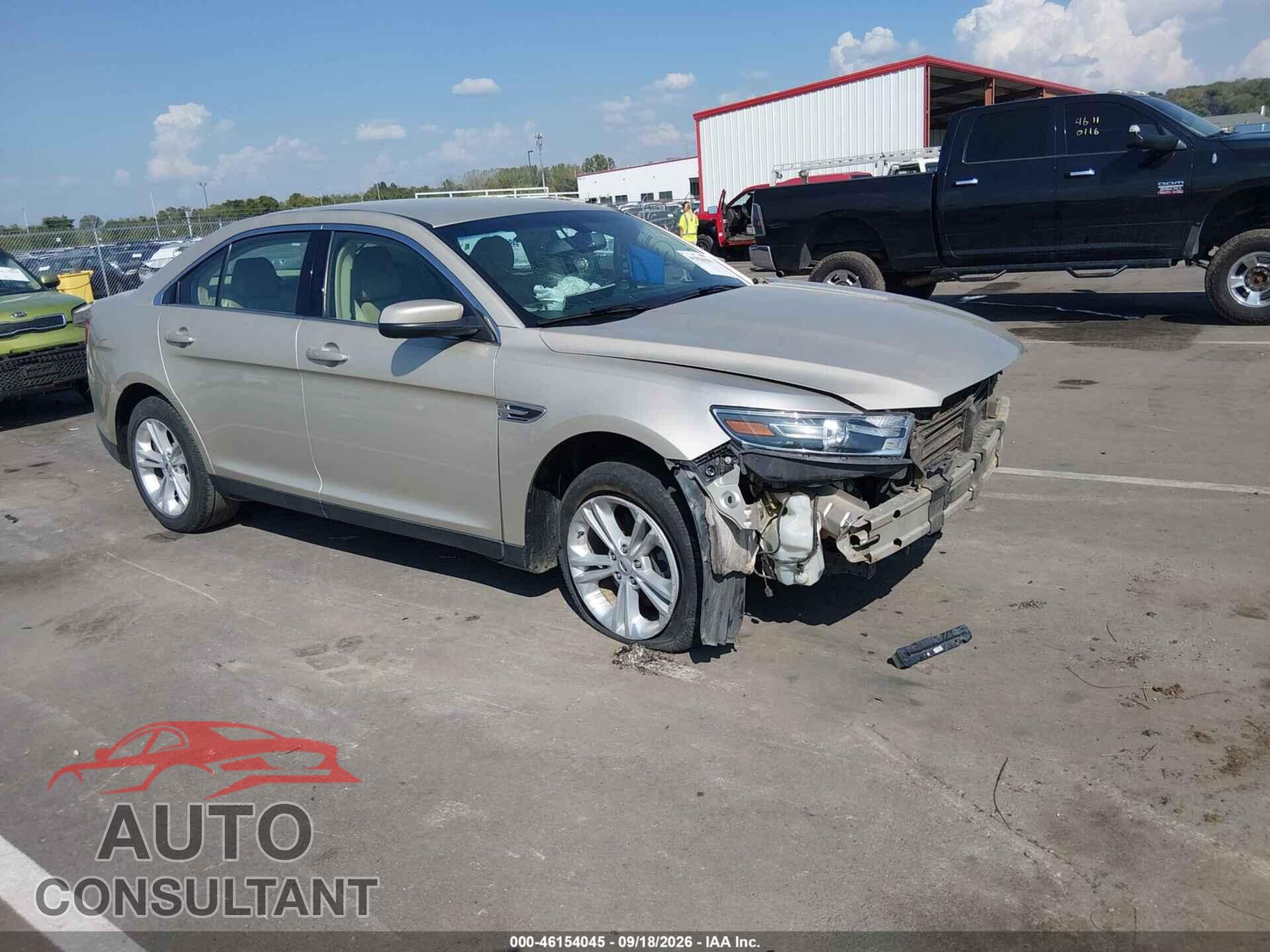 FORD TAURUS 2017 - 1FAHP2E84HG136892