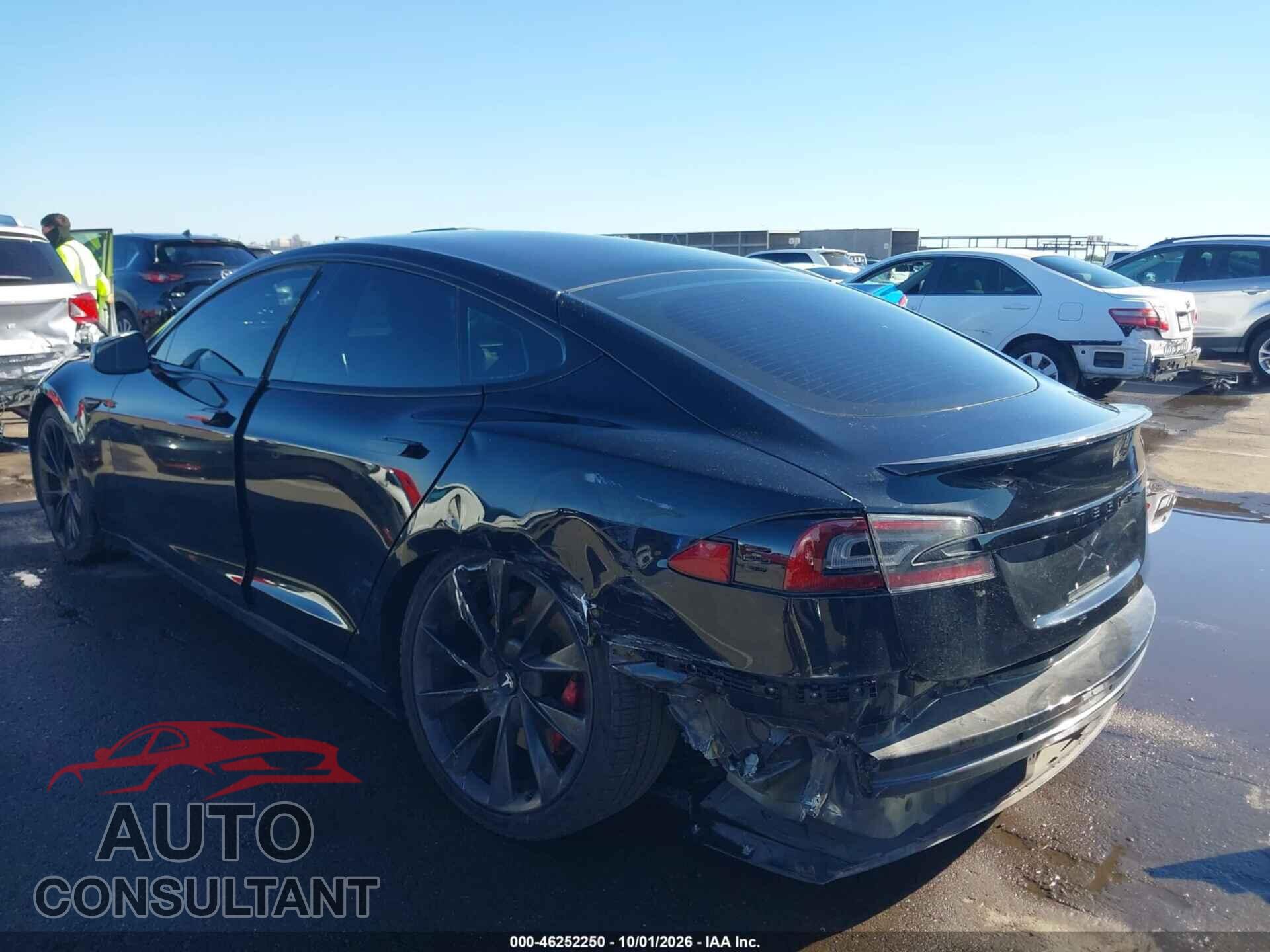 TESLA MODEL S 2018 - 5YJSA1E4XJF241462
