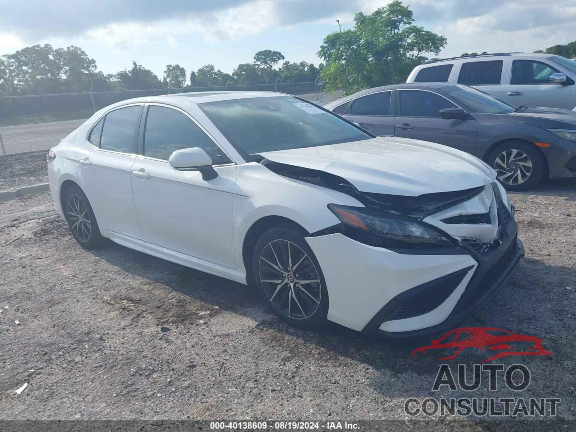 TOYOTA CAMRY 2021 - 4T1G11AK8MU511659