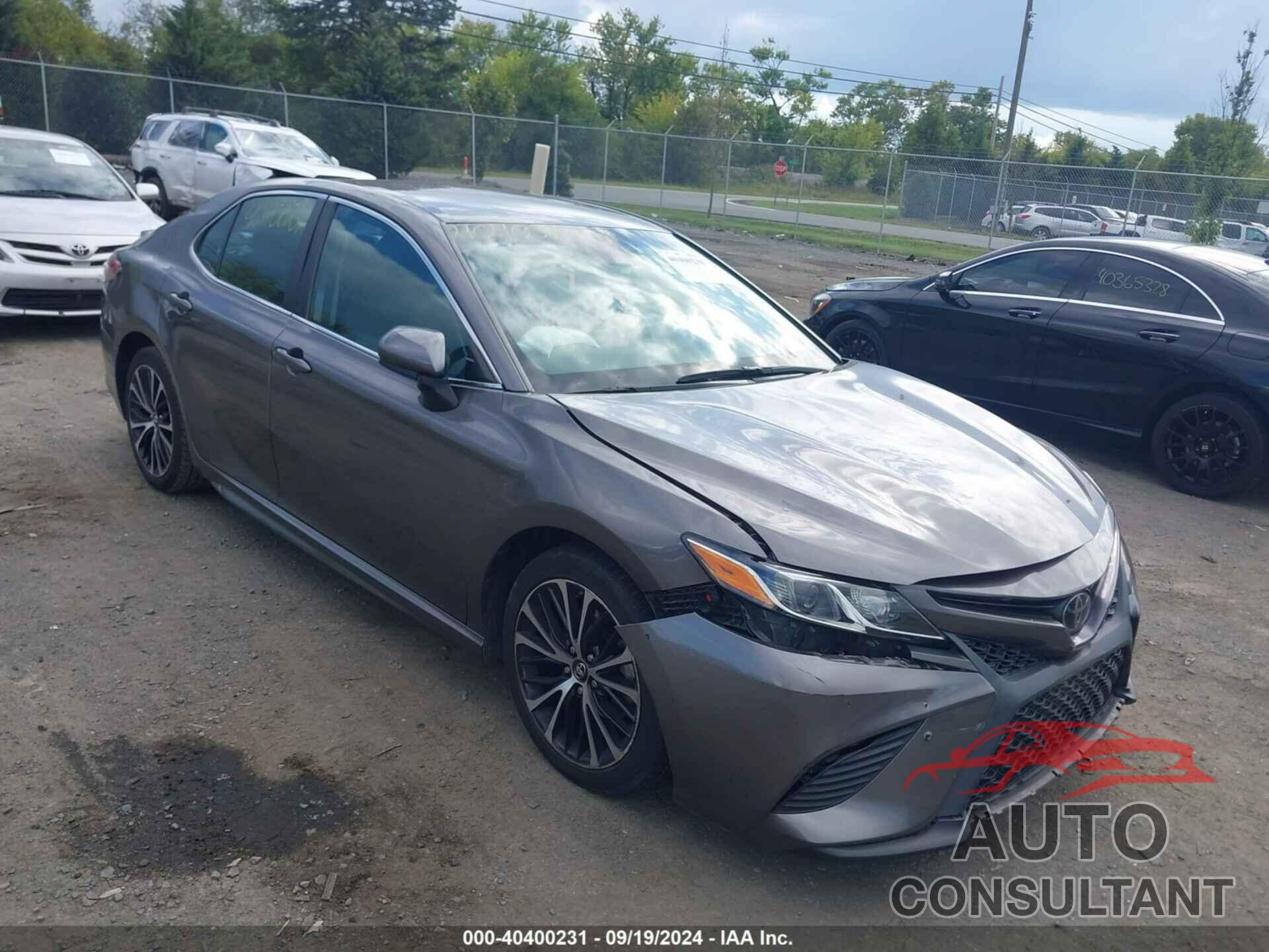 TOYOTA CAMRY 2018 - 4T1B11HK0JU027917