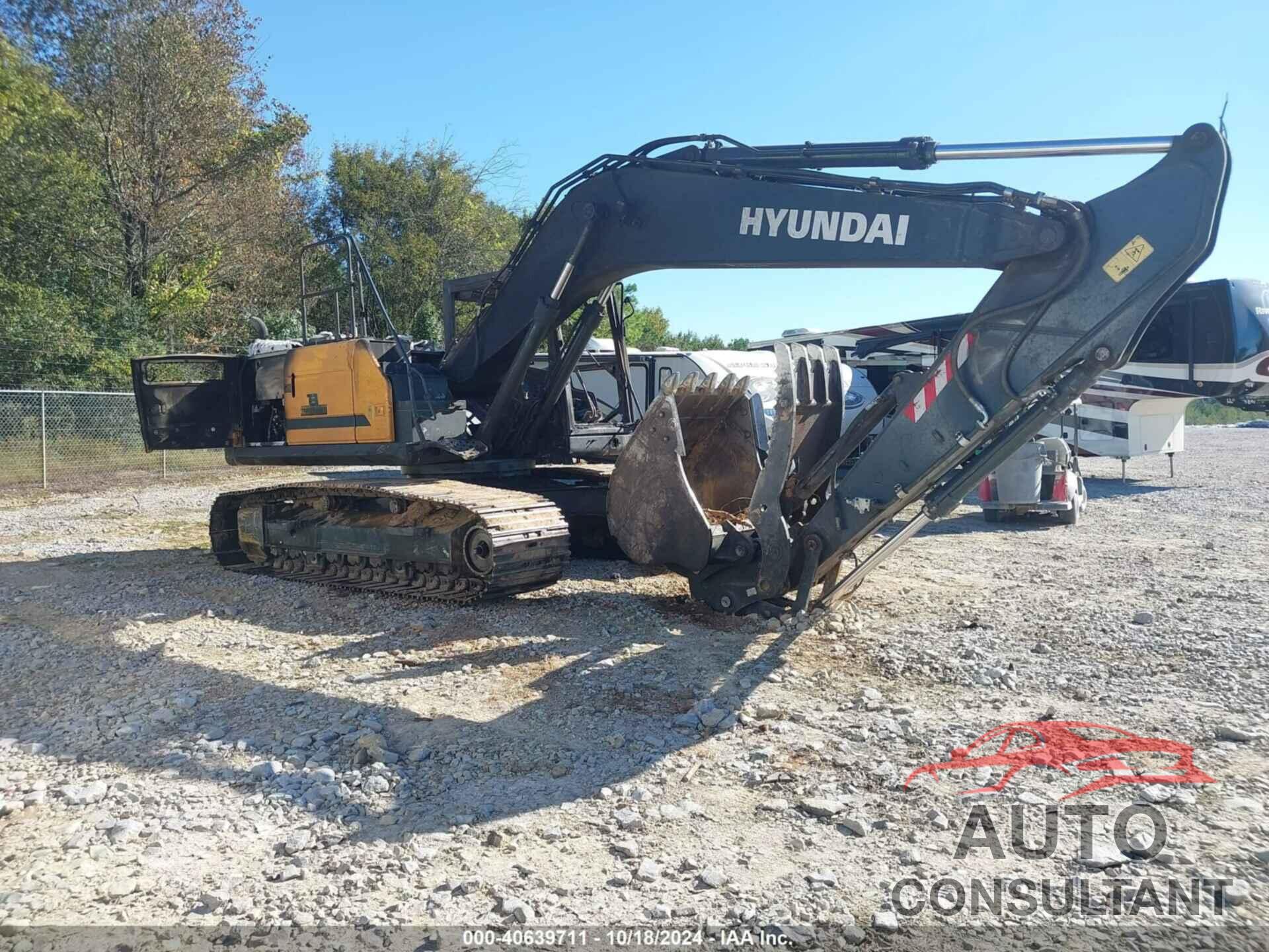 HYUNDAI EXCAVATOR 2022 - HHKHK614AE0000297