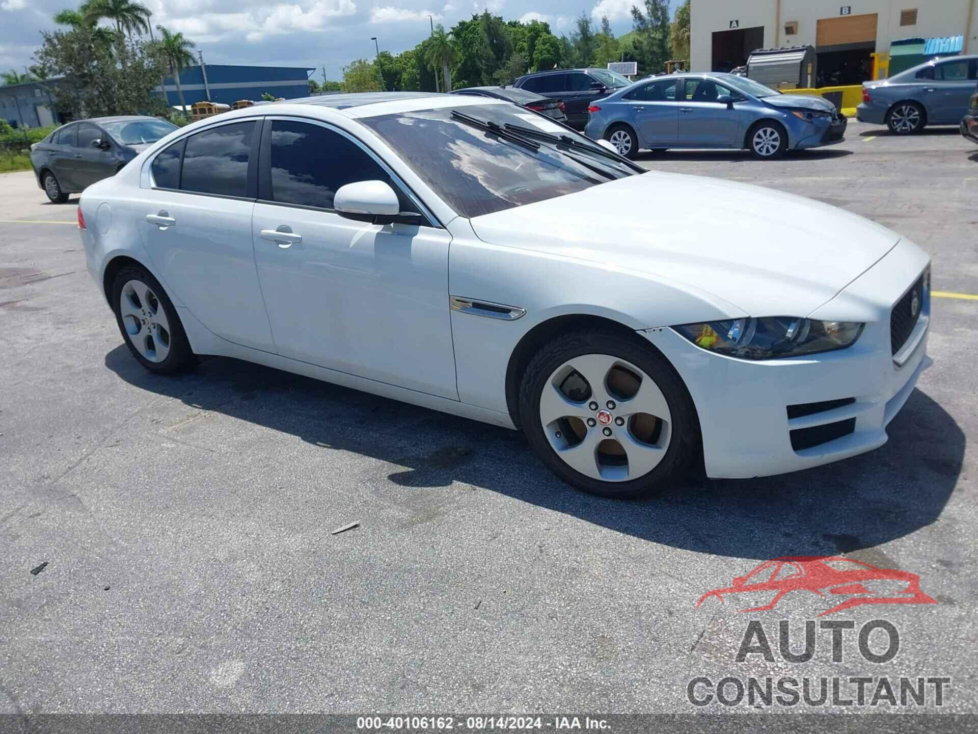 JAGUAR XE 2018 - SAJAR4FX6JCP34343