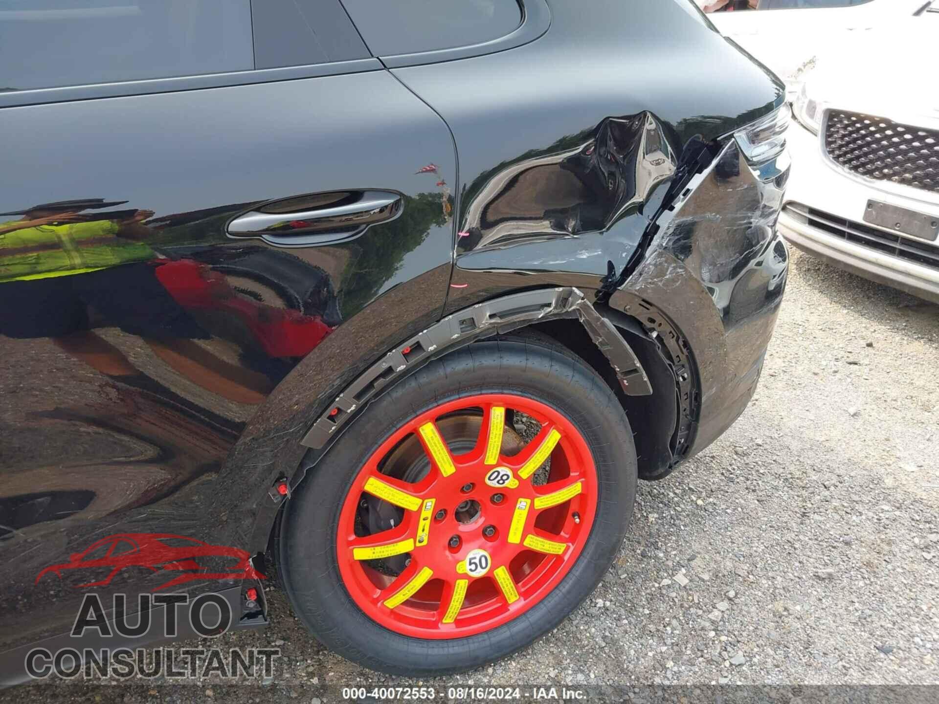 PORSCHE CAYENNE 2024 - WP1AA2AY4RDA04199