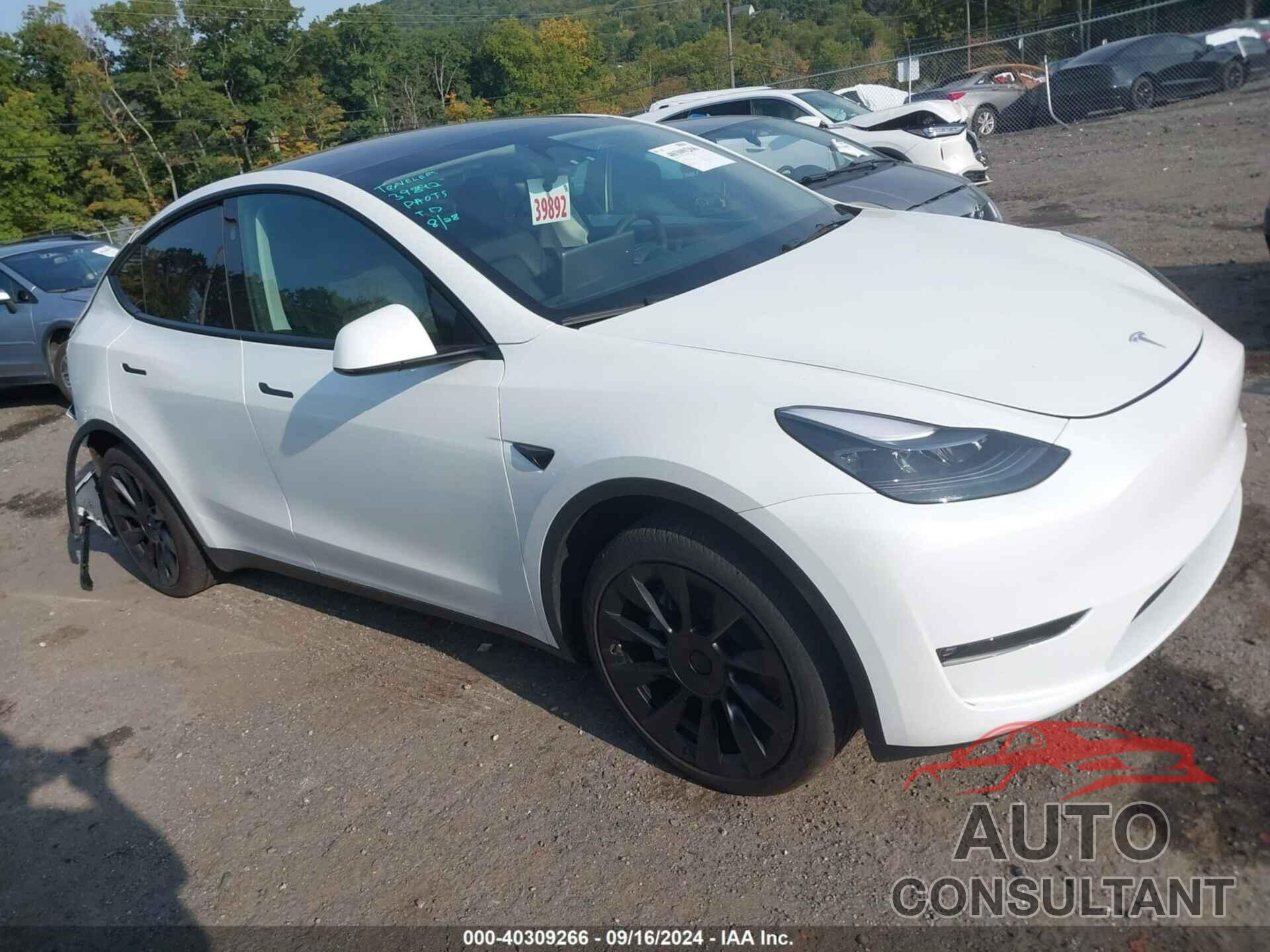 TESLA MODEL Y 2023 - 7SAYGAEEXPF831514