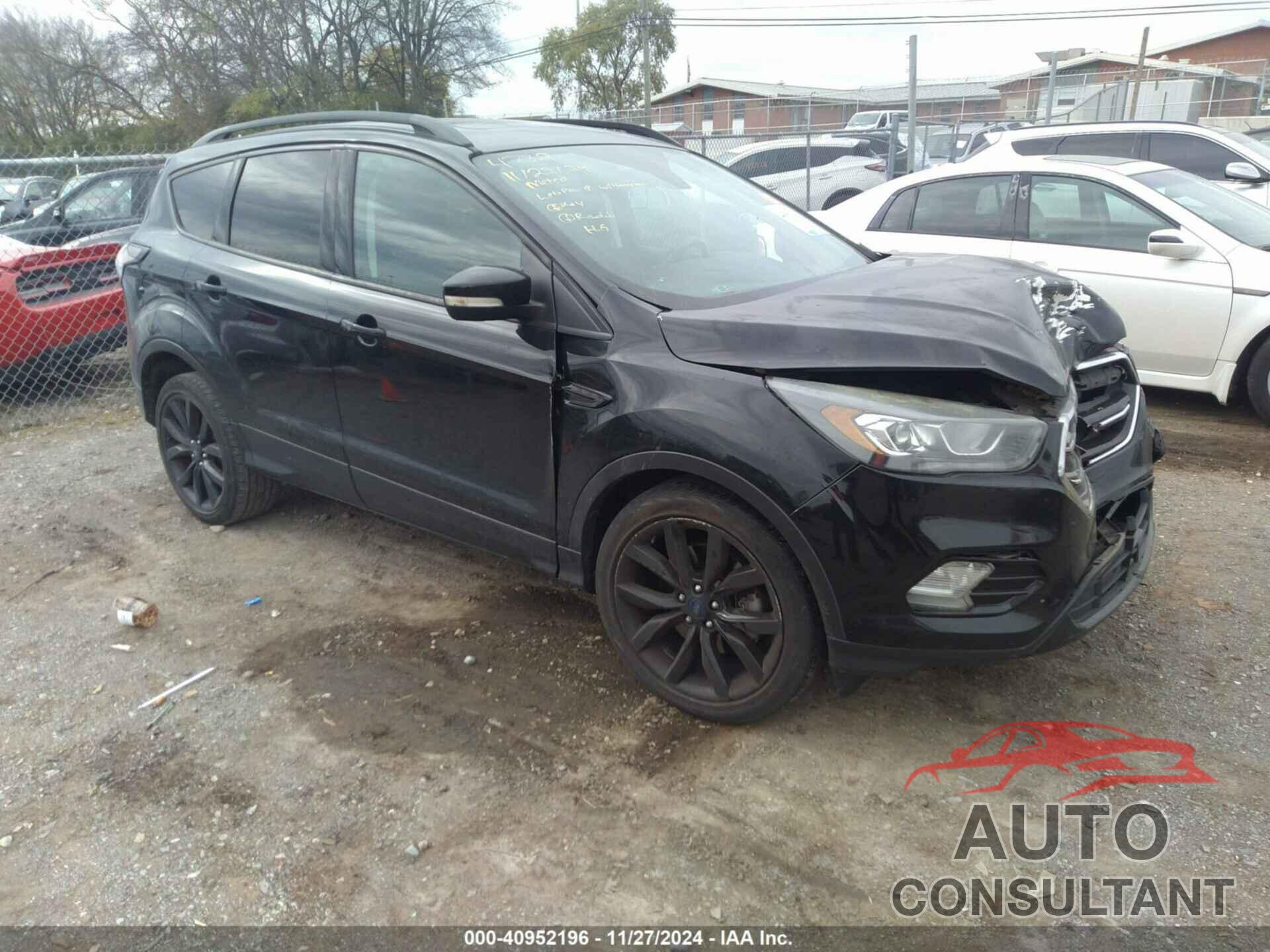 FORD ESCAPE 2017 - 1FMCU0J95HUD34782