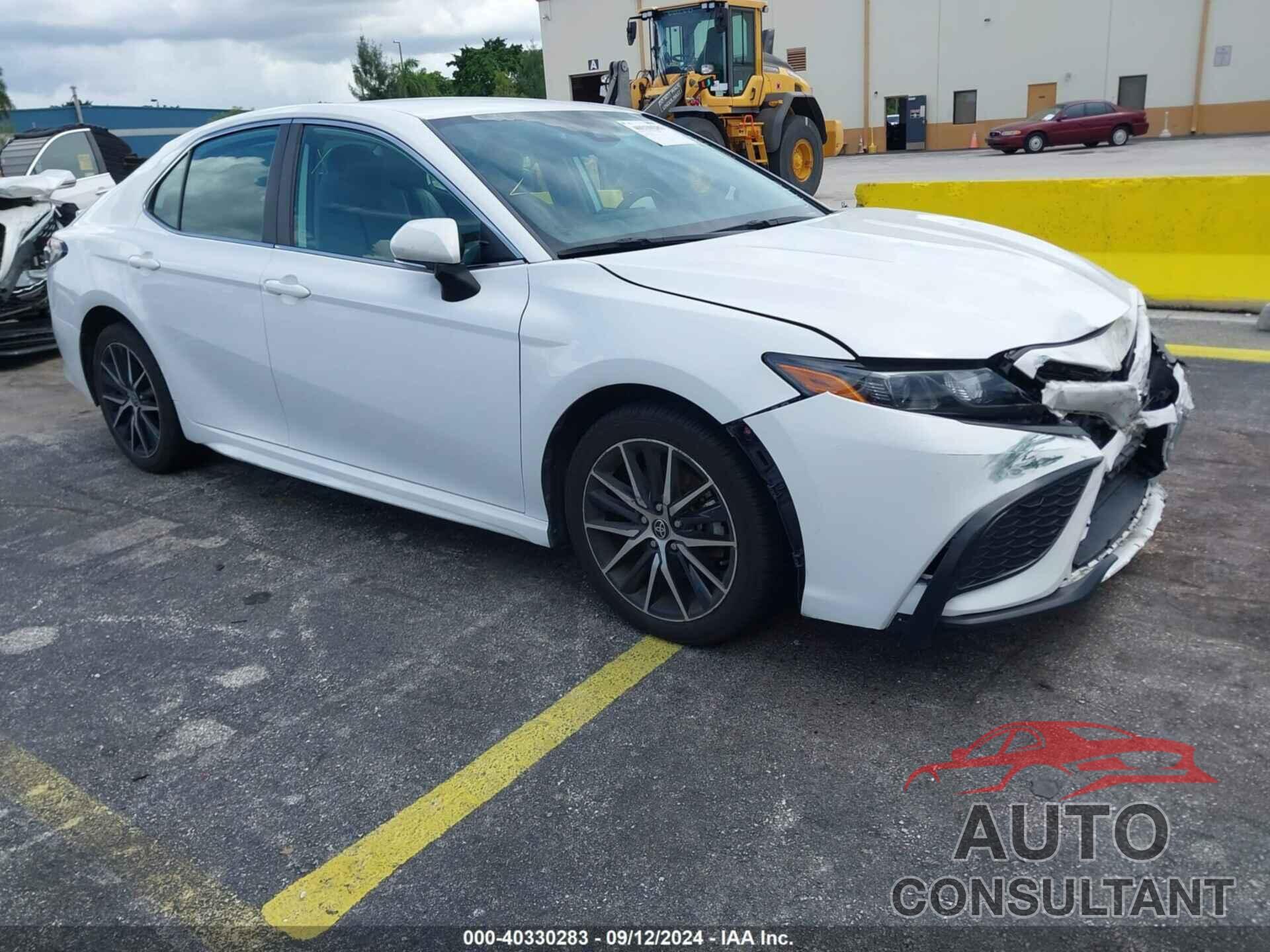 TOYOTA CAMRY 2022 - 4T1G11AK6NU644700