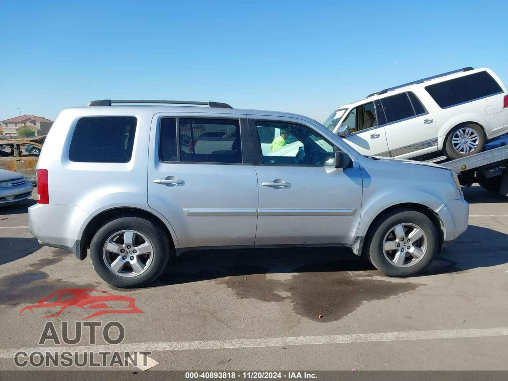 HONDA PILOT 2011 - 5FNYF4H60BB020111