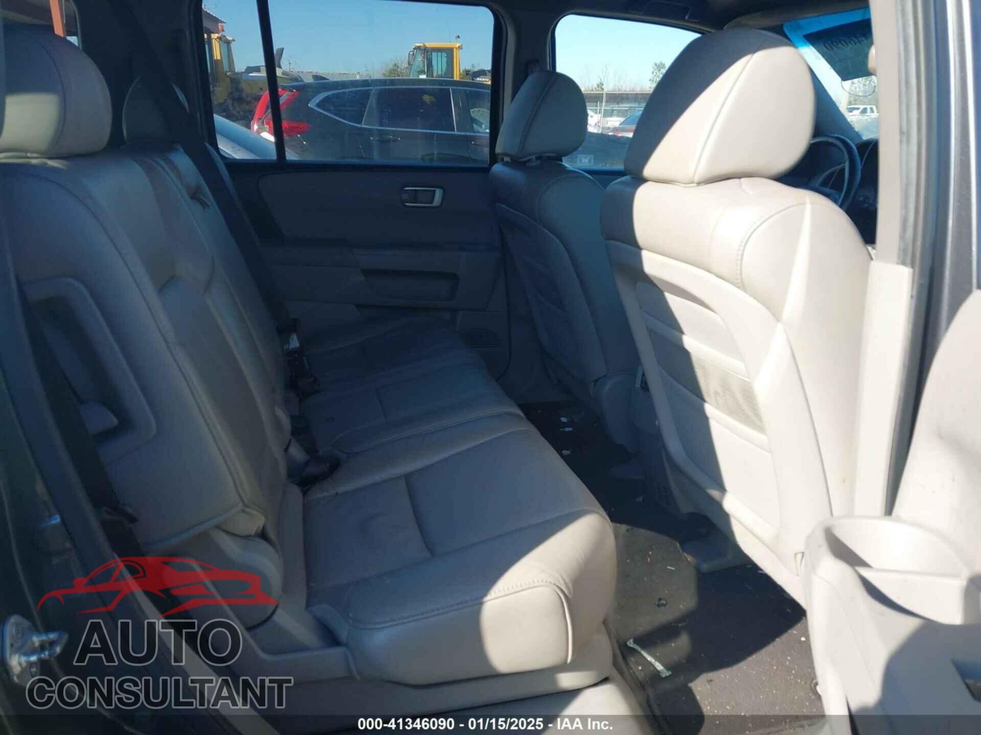 HONDA PILOT 2011 - 5FNYF3H56BB057200