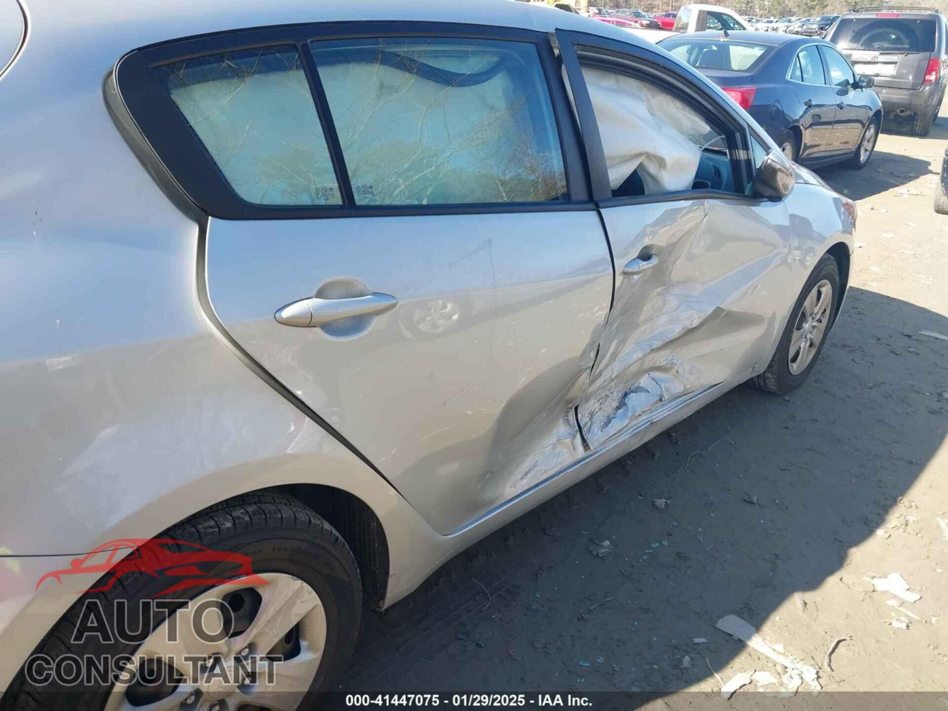 KIA FORTE 2017 - KNAFK5A86H5667298