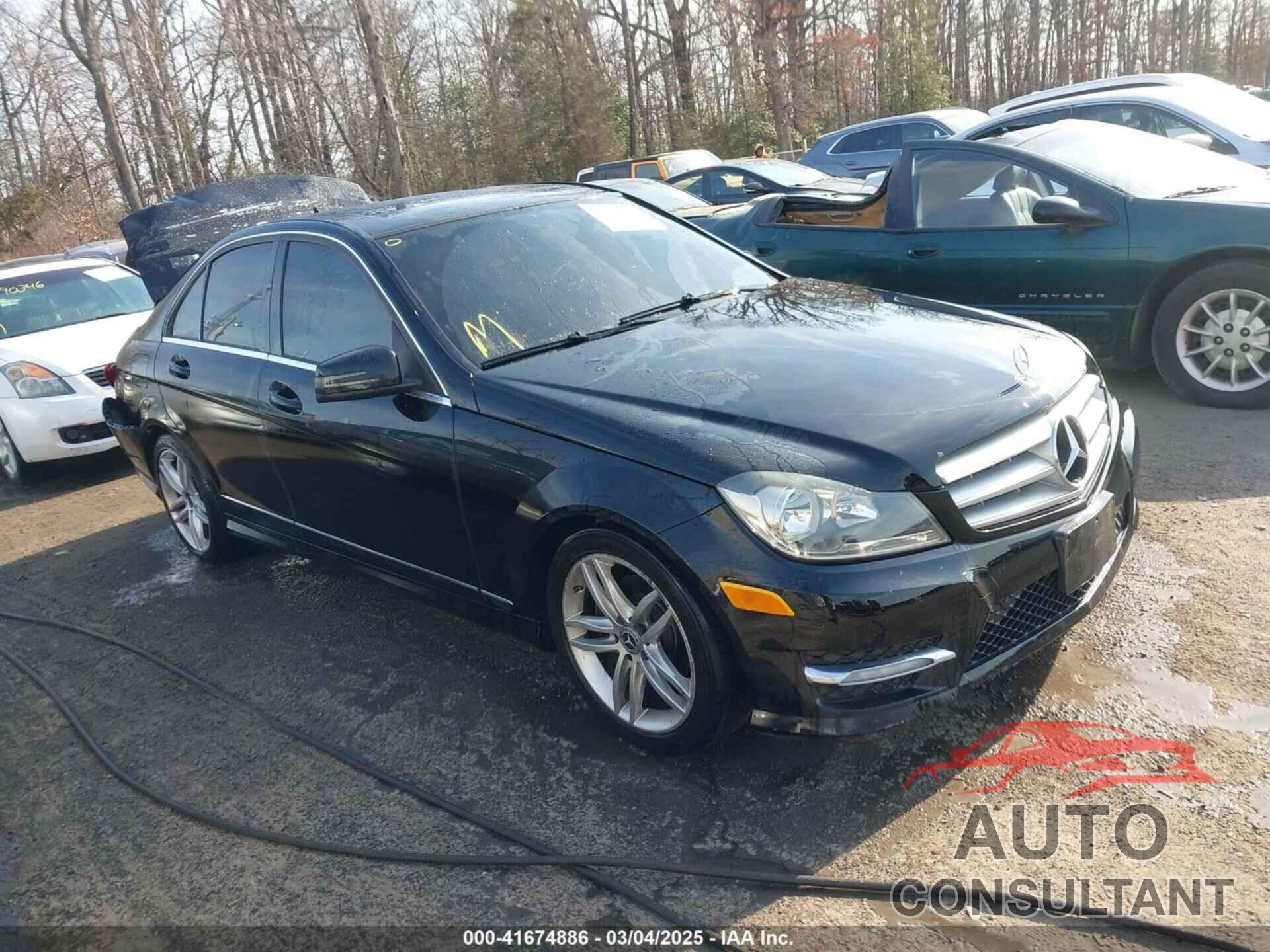 MERCEDES-BENZ C 300 2012 - WDDGF8BB5CR235493