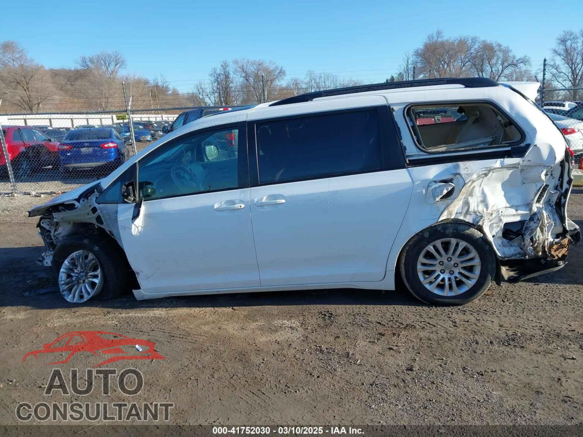 TOYOTA SIENNA 2013 - 5TDYK3DC8DS402418
