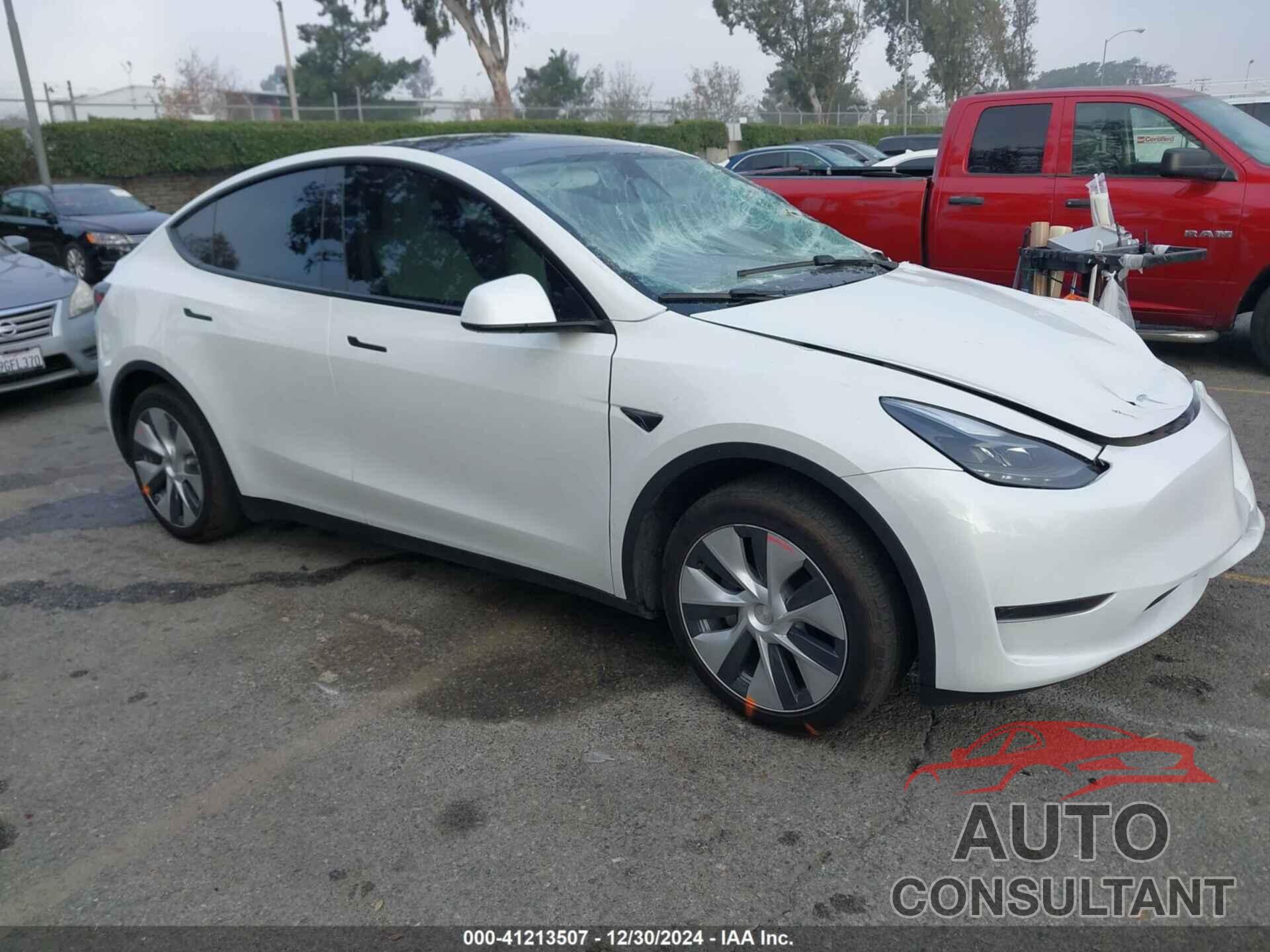 TESLA MODEL Y 2024 - 7SAYGDED7RF055354