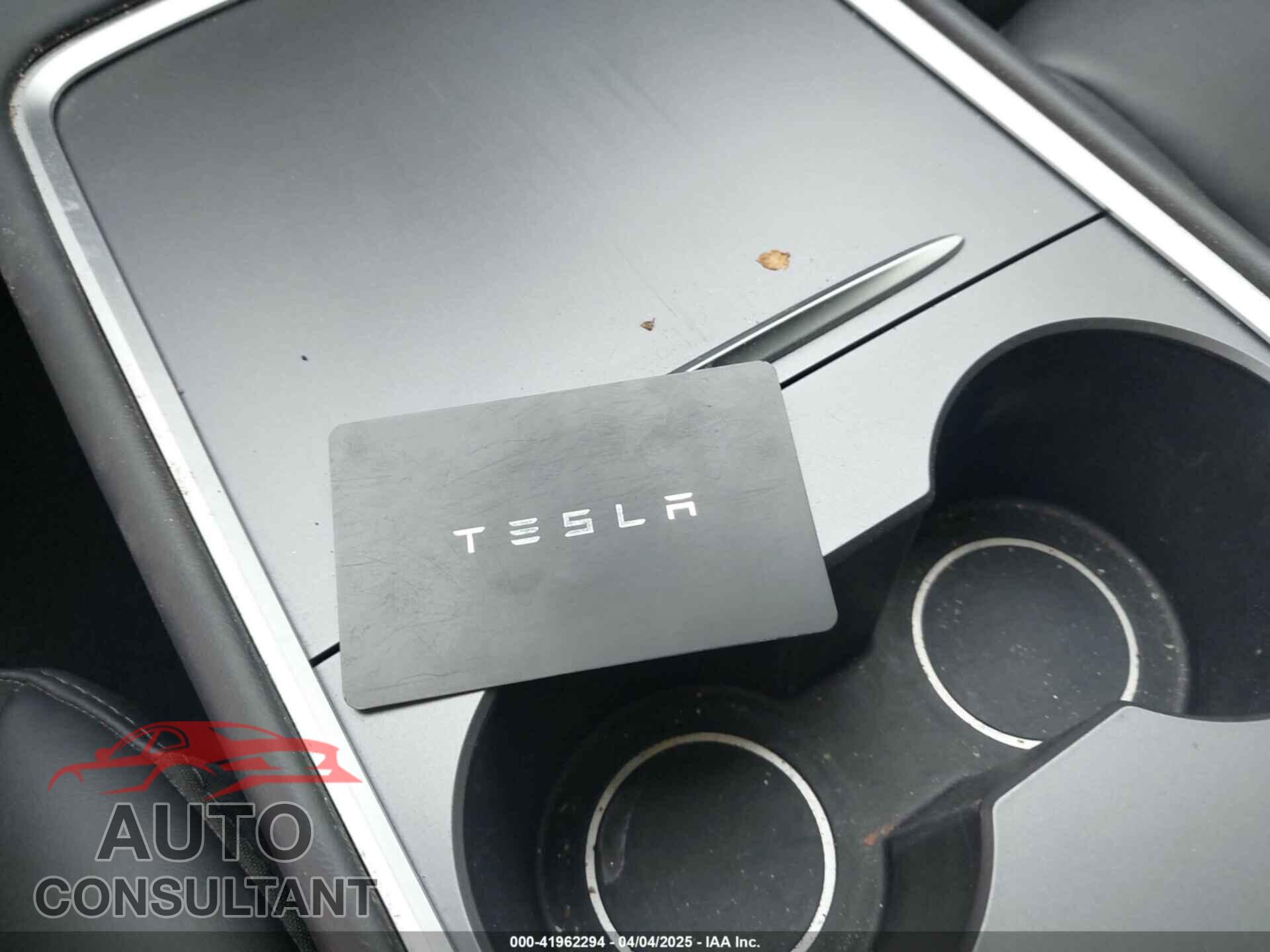 TESLA MODEL 3 2023 - 5YJ3E1EA5PF556645