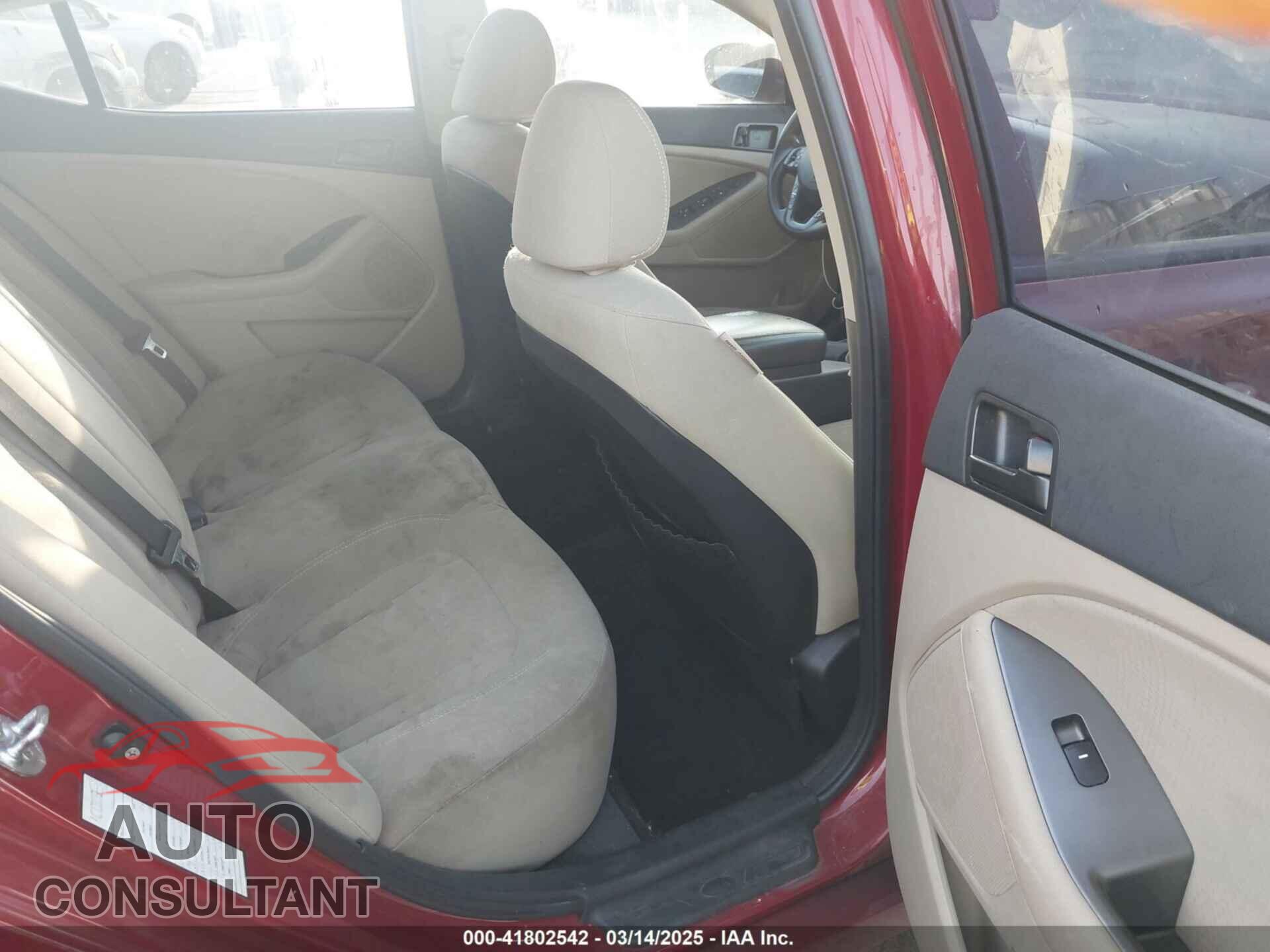 KIA OPTIMA 2011 - KNAGM4A72B5072570
