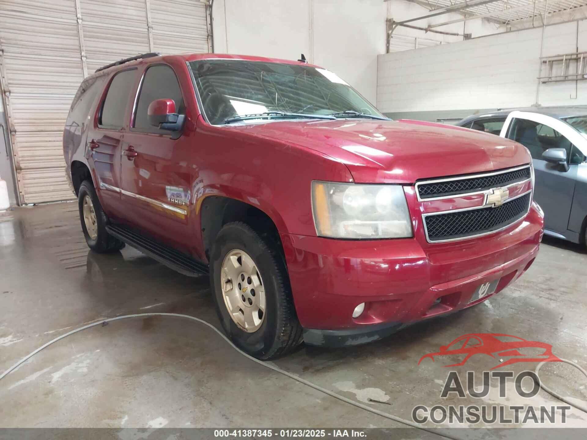 CHEVROLET TAHOE 2011 - 1GNSKBE03BR211447