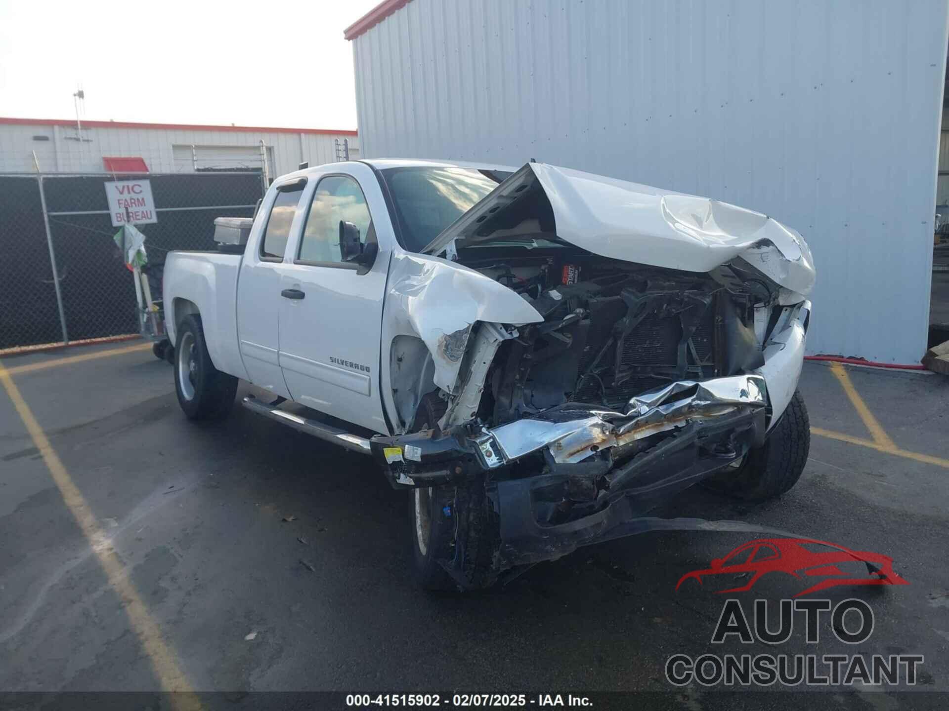 CHEVROLET SILVERADO 1500 2011 - 1GCRKREA6BZ464366