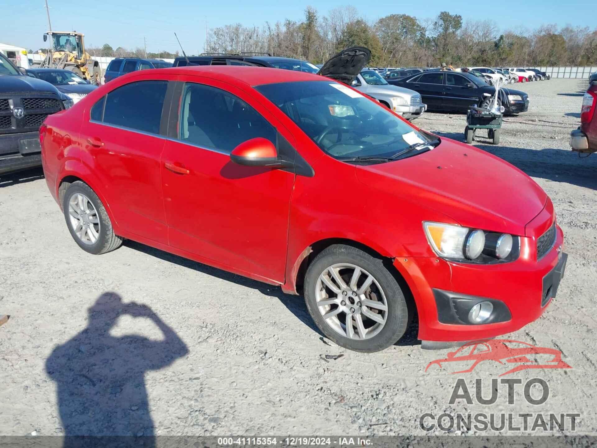 CHEVROLET SONIC 2012 - 1G1JC5SH6C4216761
