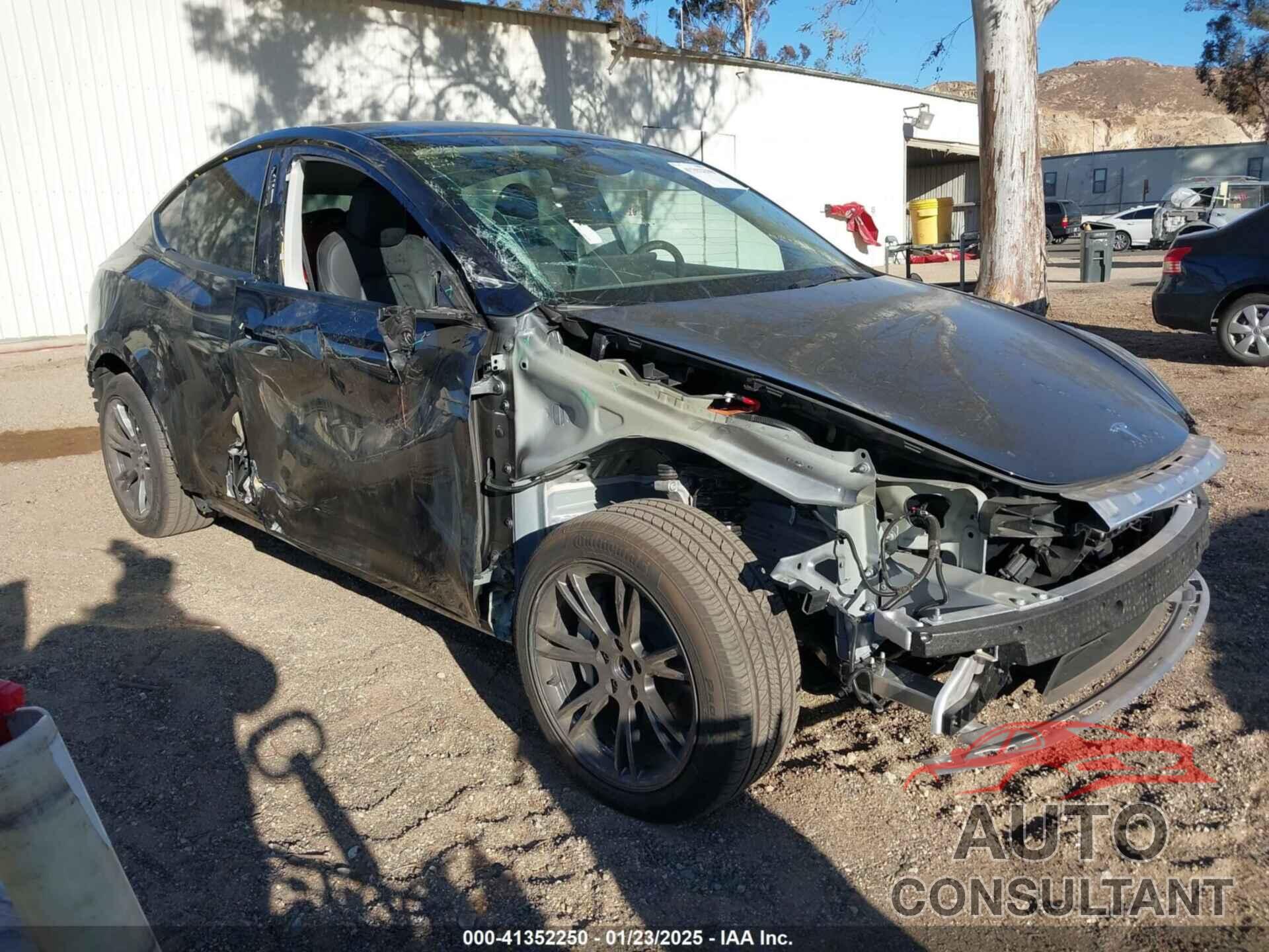 TESLA MODEL Y 2025 - 7SAYGDED4SF245487