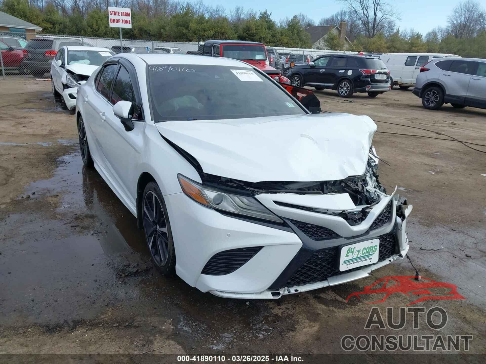 TOYOTA CAMRY 2018 - 4T1B61HK7JU071768