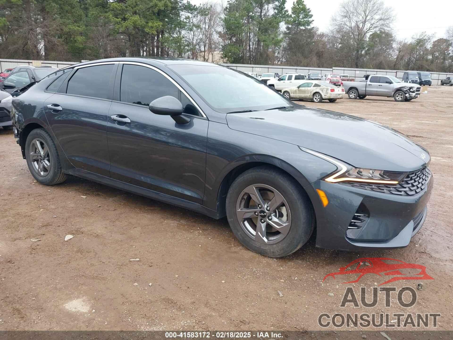 KIA K5 2022 - 5XXG14J28NG149412