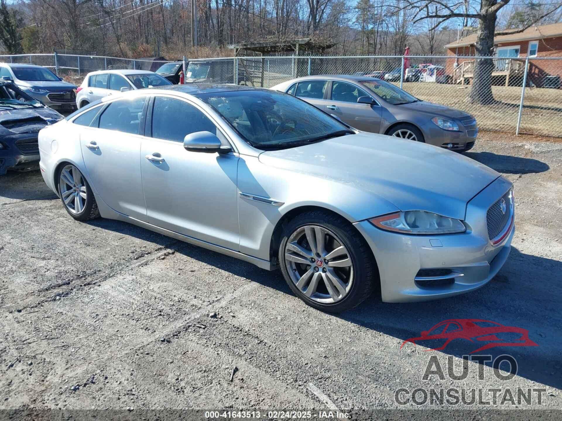 JAGUAR XJ 2014 - SAJWJ1CD0E8V63989