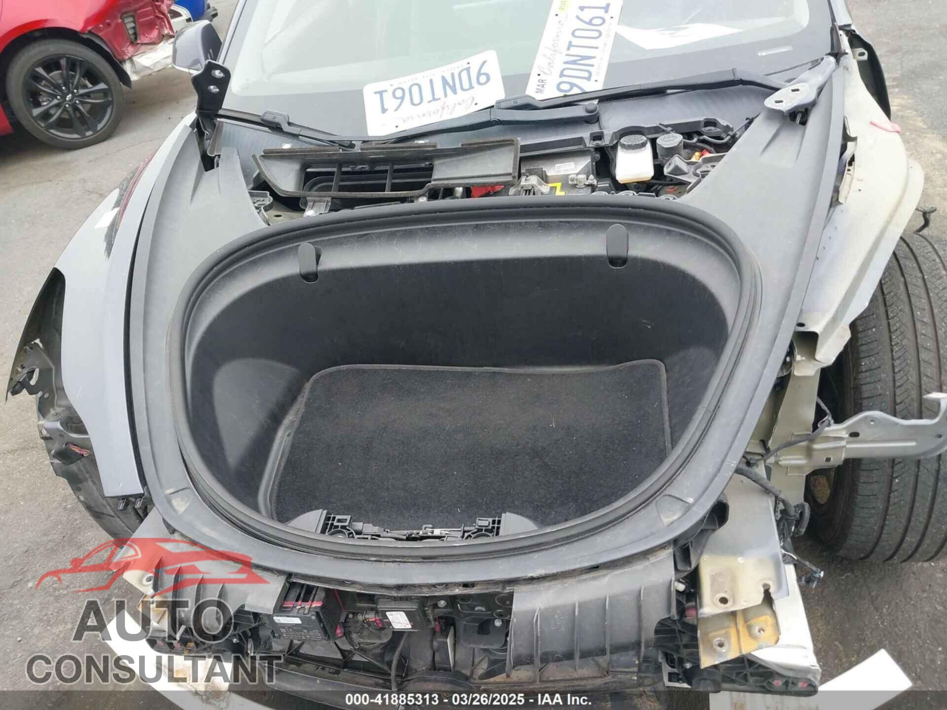 TESLA MODEL 3 2018 - 5YJ3E1EA5JF018986
