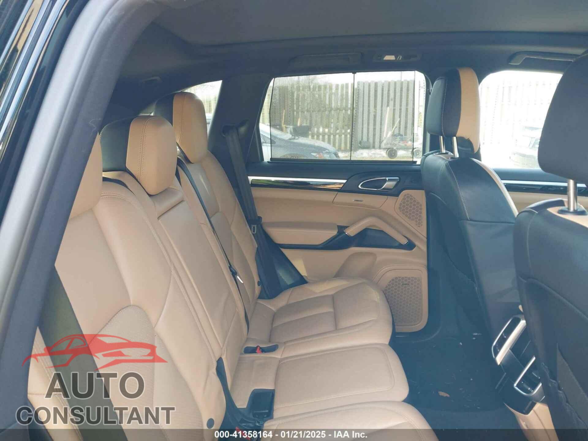 PORSCHE CAYENNE 2016 - WP1AB2A24GLA96569